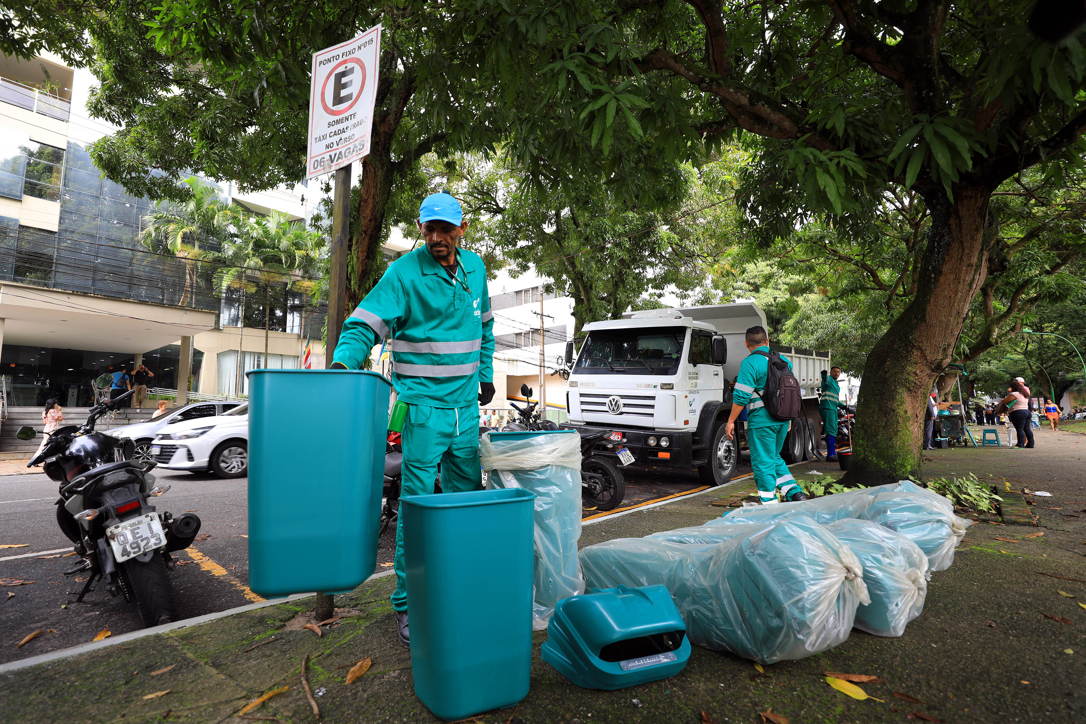 Prefeitura de Belém dá início ao novo sistema de limpeza urbana na cidade