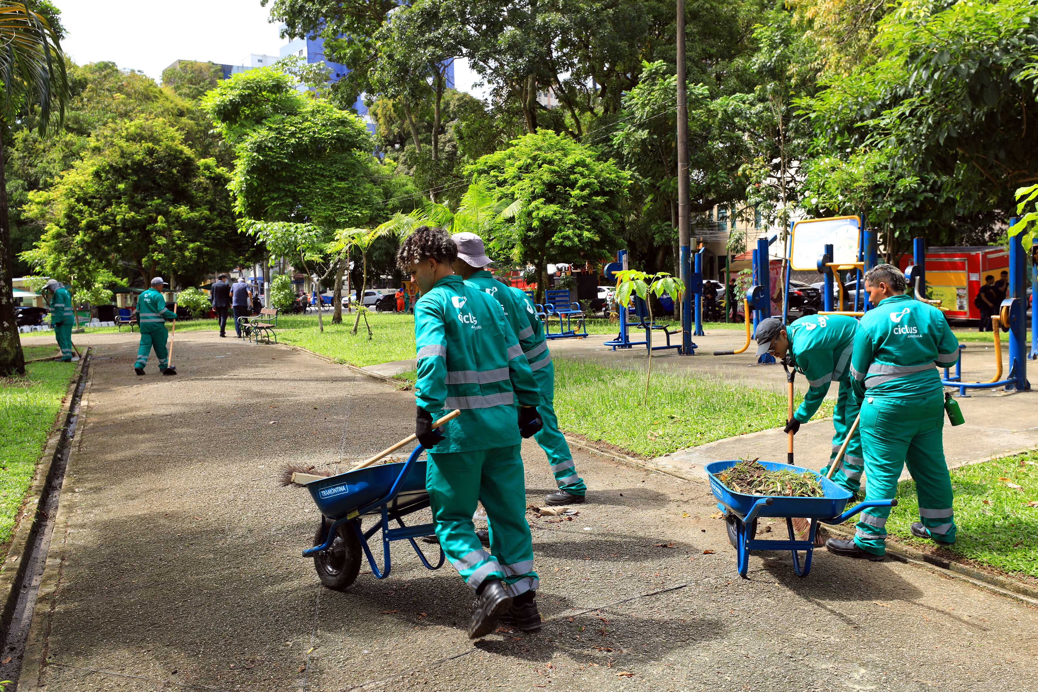 Prefeitura de Belém dá início ao novo sistema de limpeza urbana na cidade