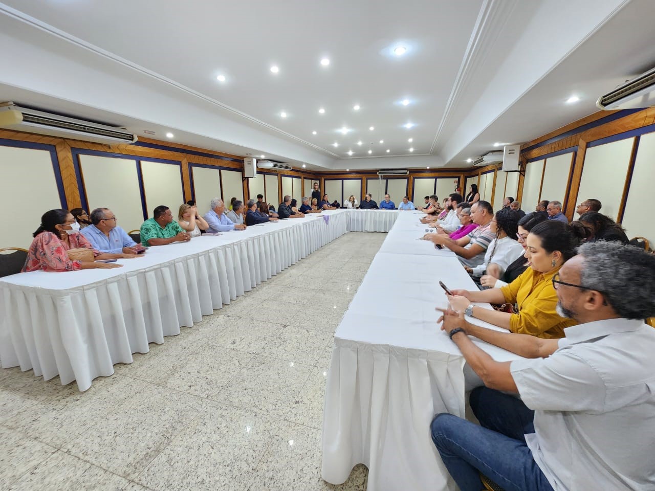 Novos conselheiros e suplentes do Conselho Municipal de Saúde tomam posse para o biênio 2024-2026