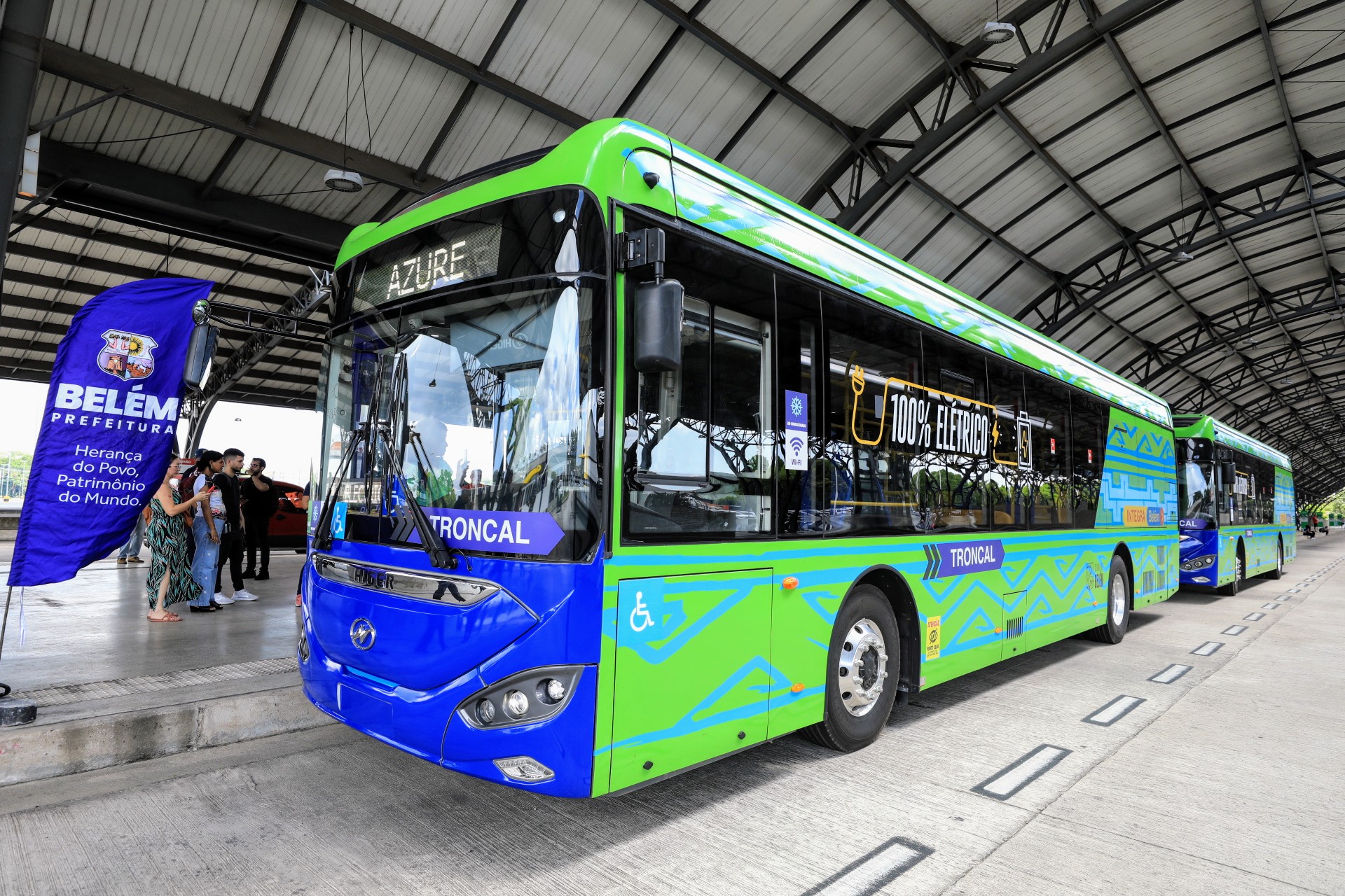 Semob entrega ao TCM projeto-piloto de operação dos ônibus elétricos em Belém