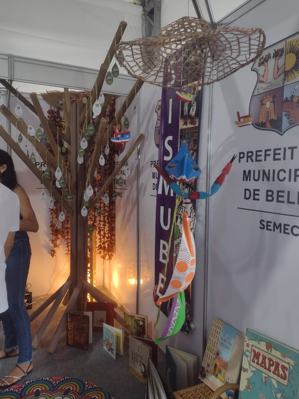 Sistema Municipal de Biblioteca Escolares leva magia dos livros de histórias à 76º Reunião Anual da SBPC