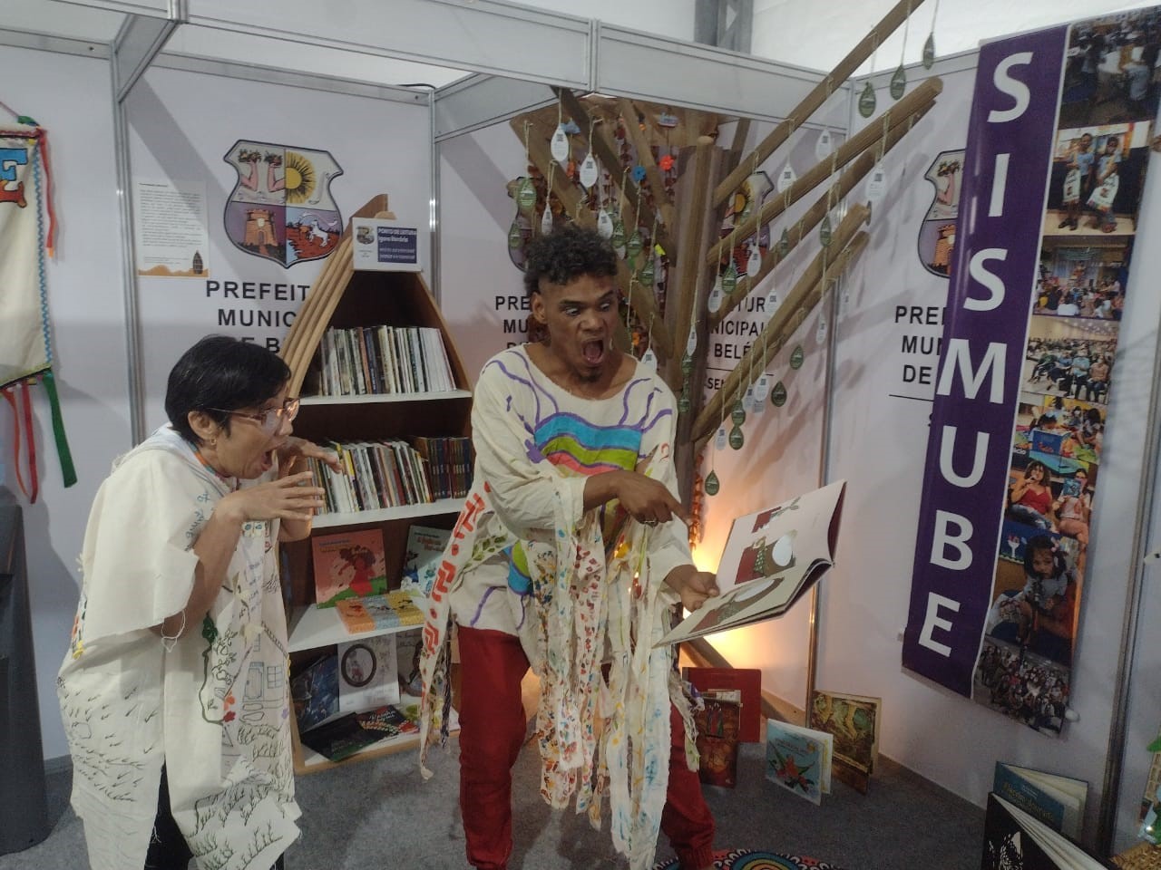 Sistema Municipal de Biblioteca Escolares leva magia dos livros de histórias à 76º Reunião Anual da SBPC