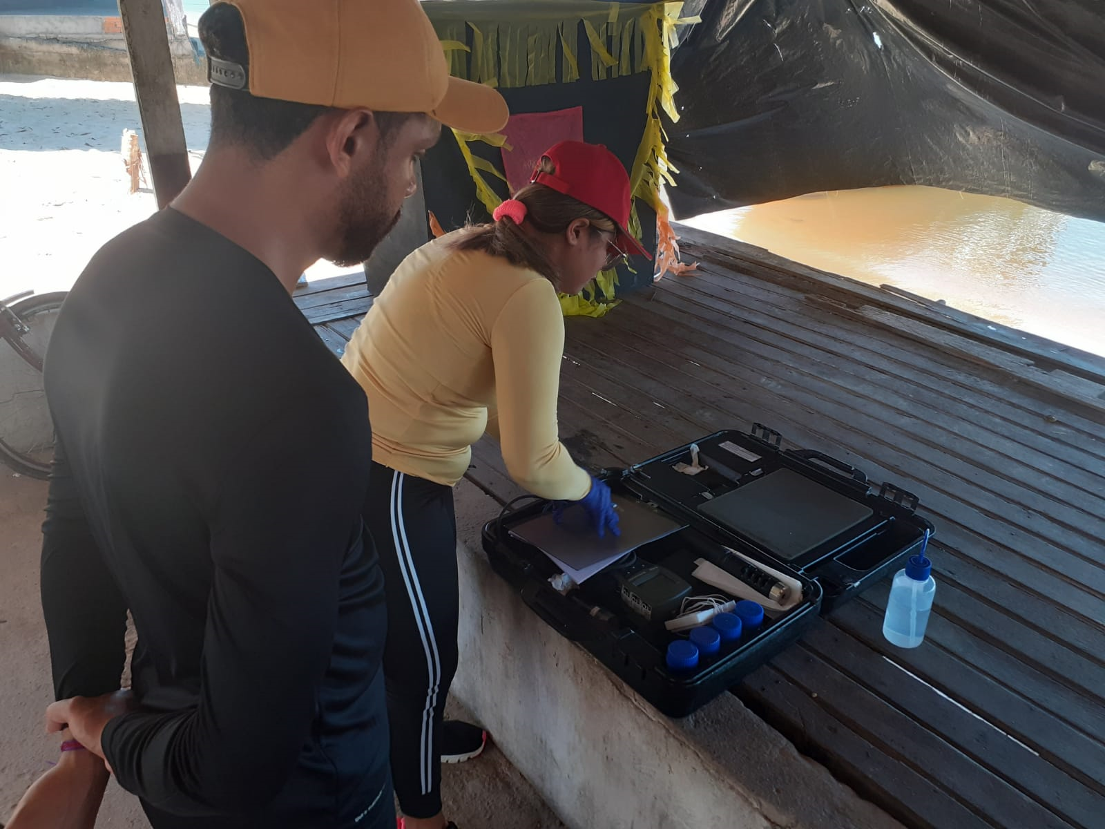 Município realiza testes de balneabilidade das praias e faz campanha de orientação à população