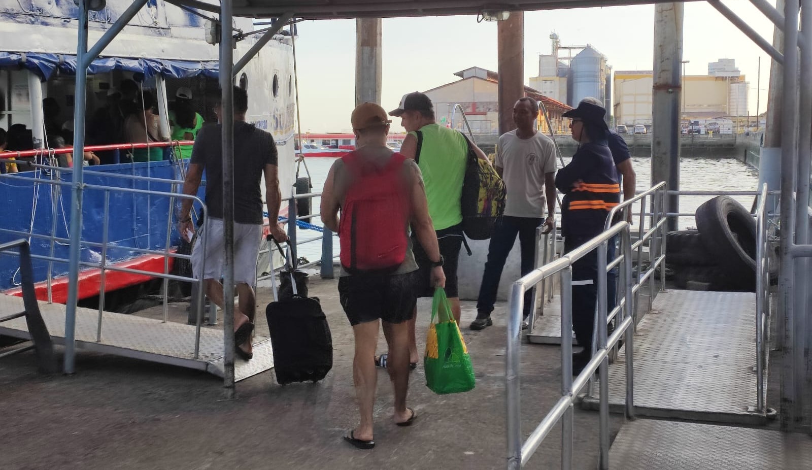 Último final de semana inicia com movimento intenso a caminho dos balneários de Belém