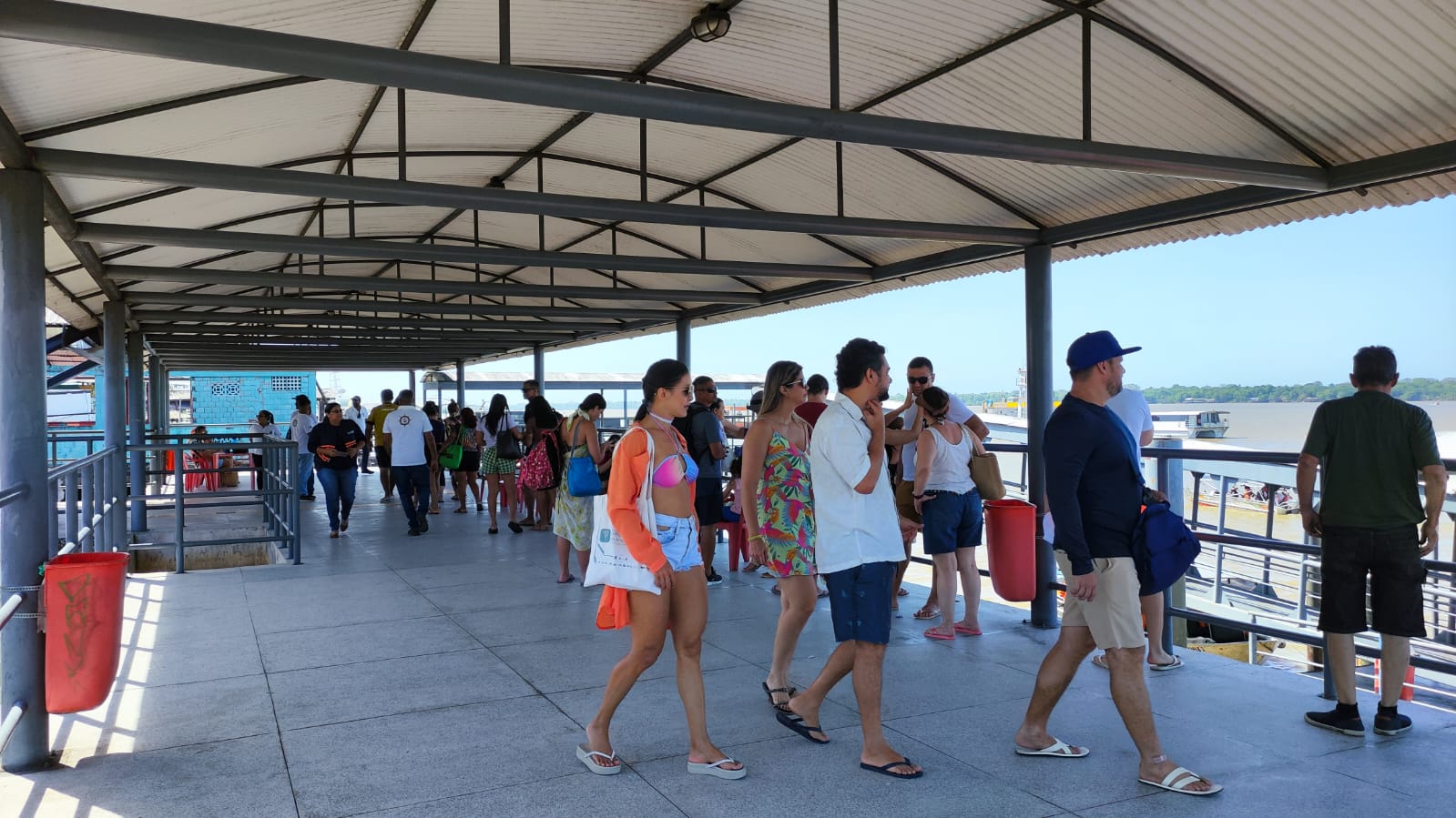 Último final de semana inicia com movimento intenso a caminho dos balneários de Belém