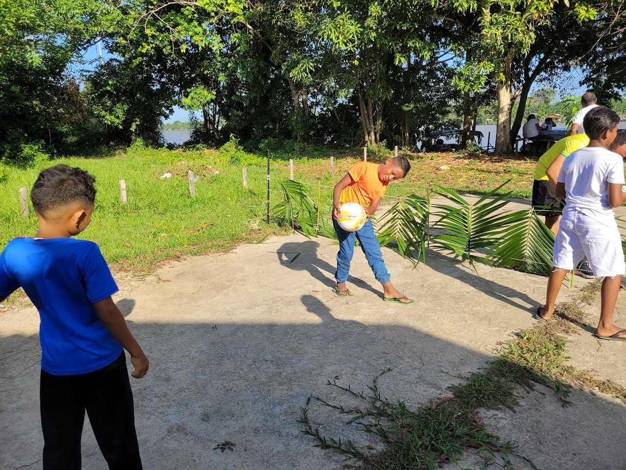 Estudantes da Ilha Grande participam dos Jogos de Verão com modalidades adaptadas à cultura local