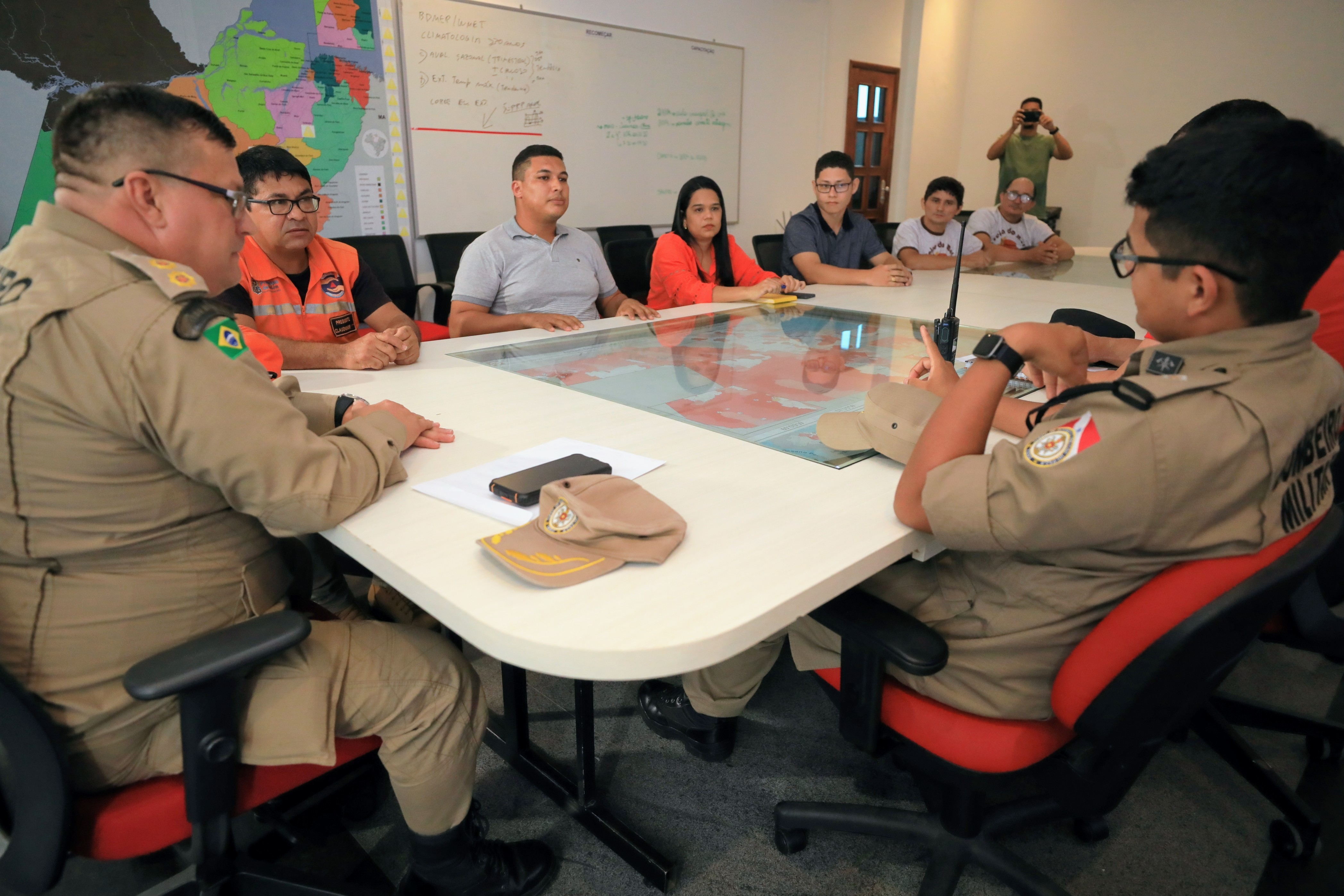 Prefeitura de Belém cria protocolo de atuação para ocorrências ligadas a enxames de abelhas na cidade