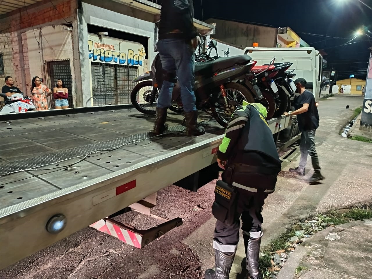 Operação conjunta coíbe "rolezinho" e apreende 14 motocicletas nesta sexta-feira, 2