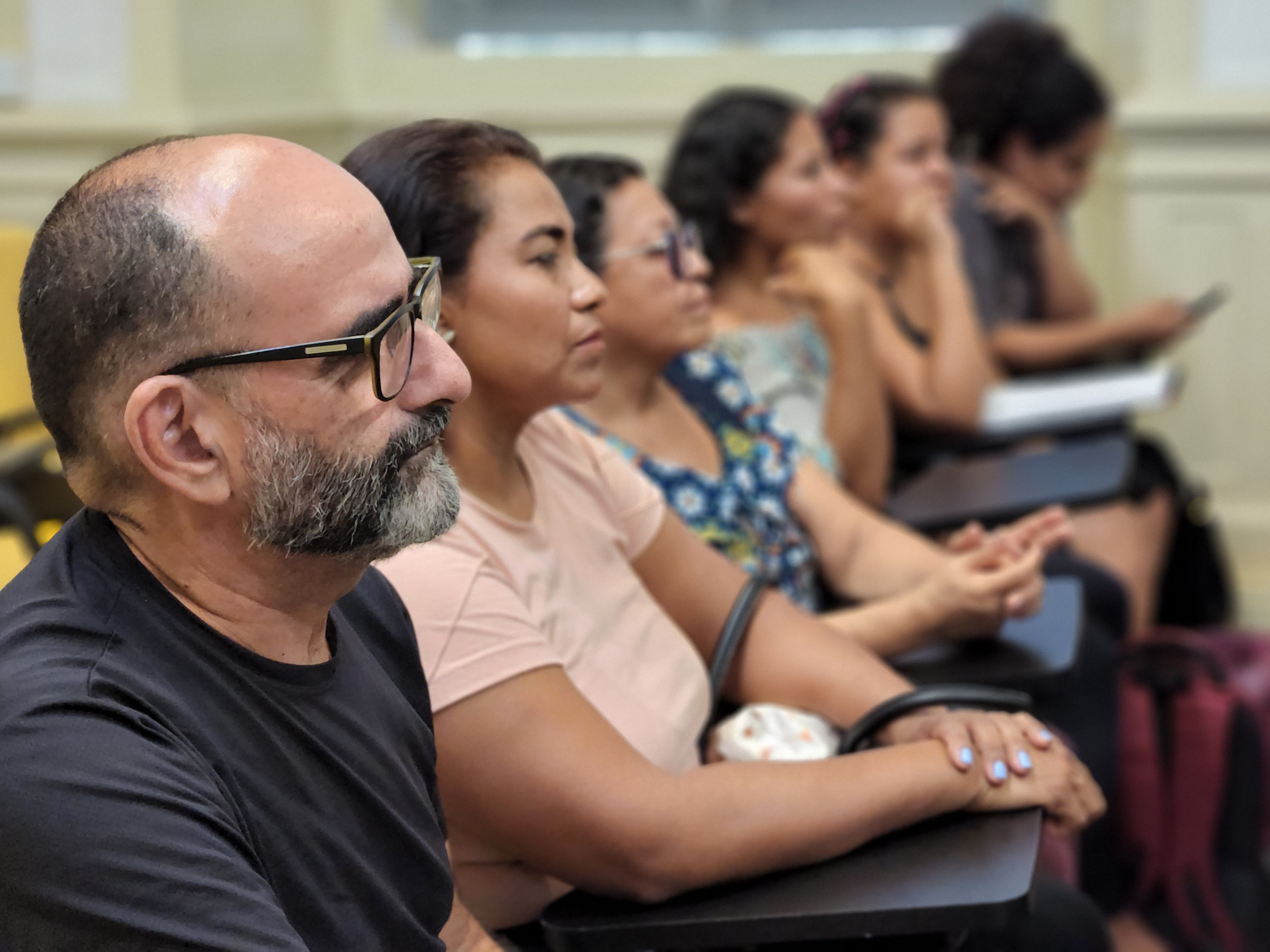 Aulas de noções de Relações Internacionais capacitam feirantes do Ver-o-Peso para a COP-30
