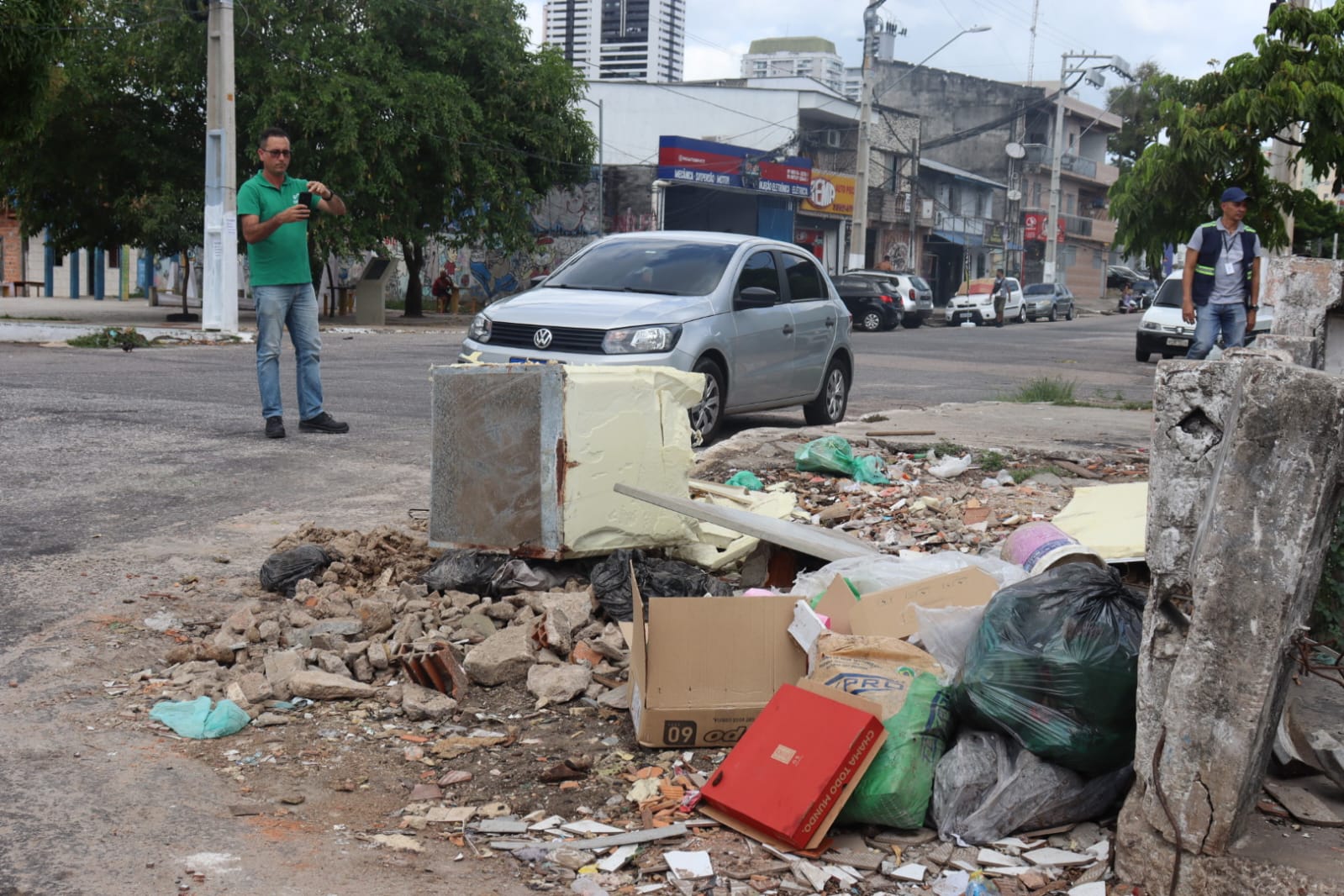 Ação municipal integrada fiscaliza descarte irregular de lixo nesta terça-feira, 13, em Belém