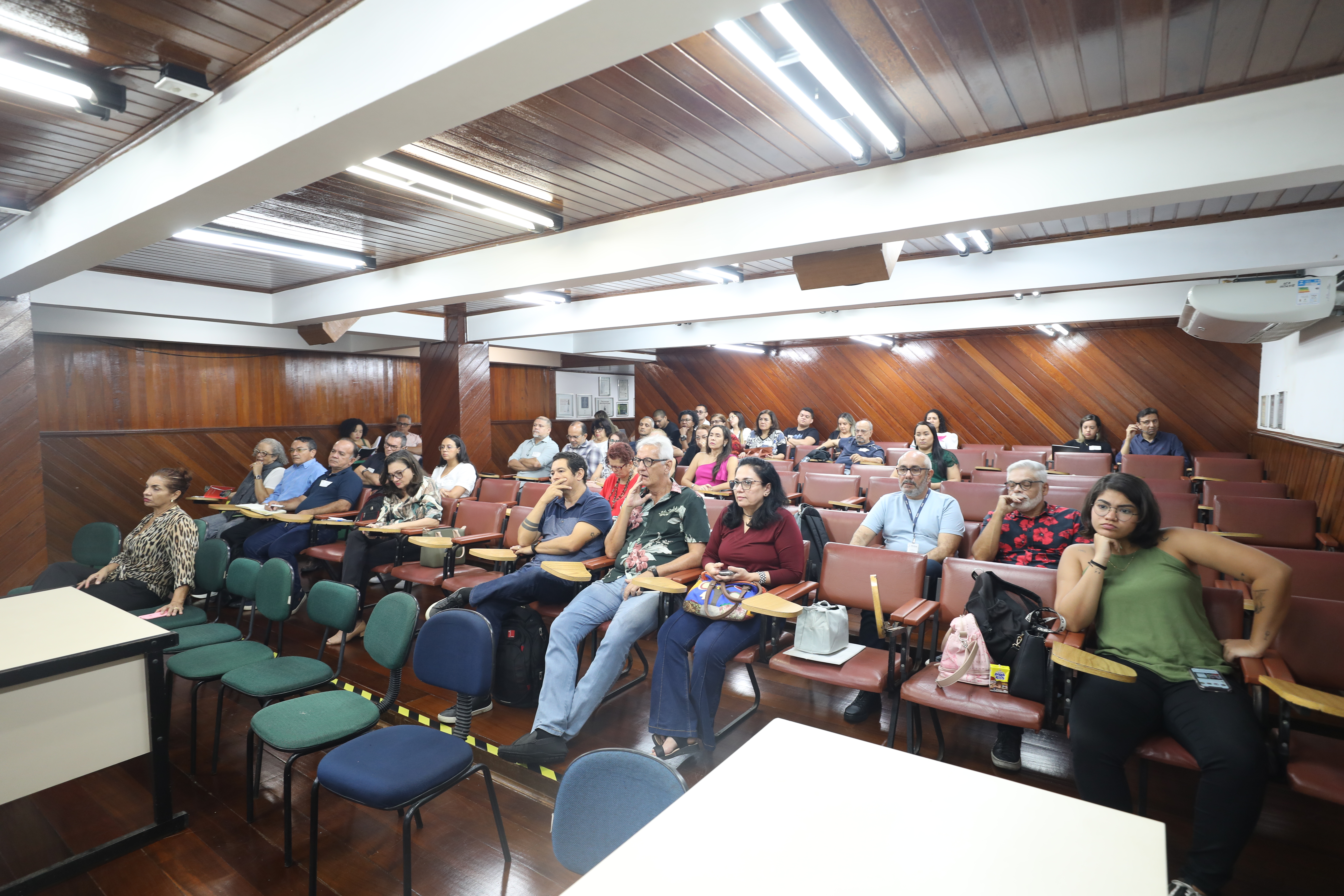 Servidores municipais debatem os caminhos para o Desenvolvimento Econômico de Belém
