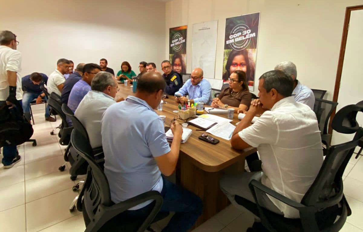 Prefeitura de Belém instala iluminação decorativa do Círio de Nazaré na capital