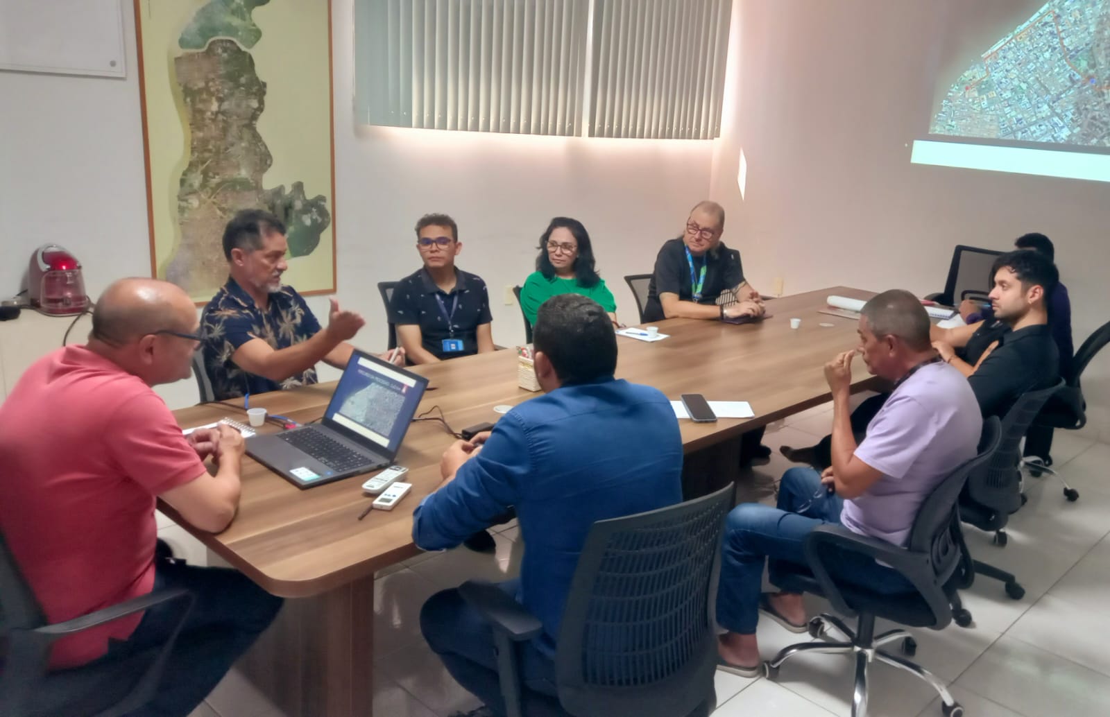 Prefeitura de Belém instala iluminação decorativa do Círio de Nazaré na capital