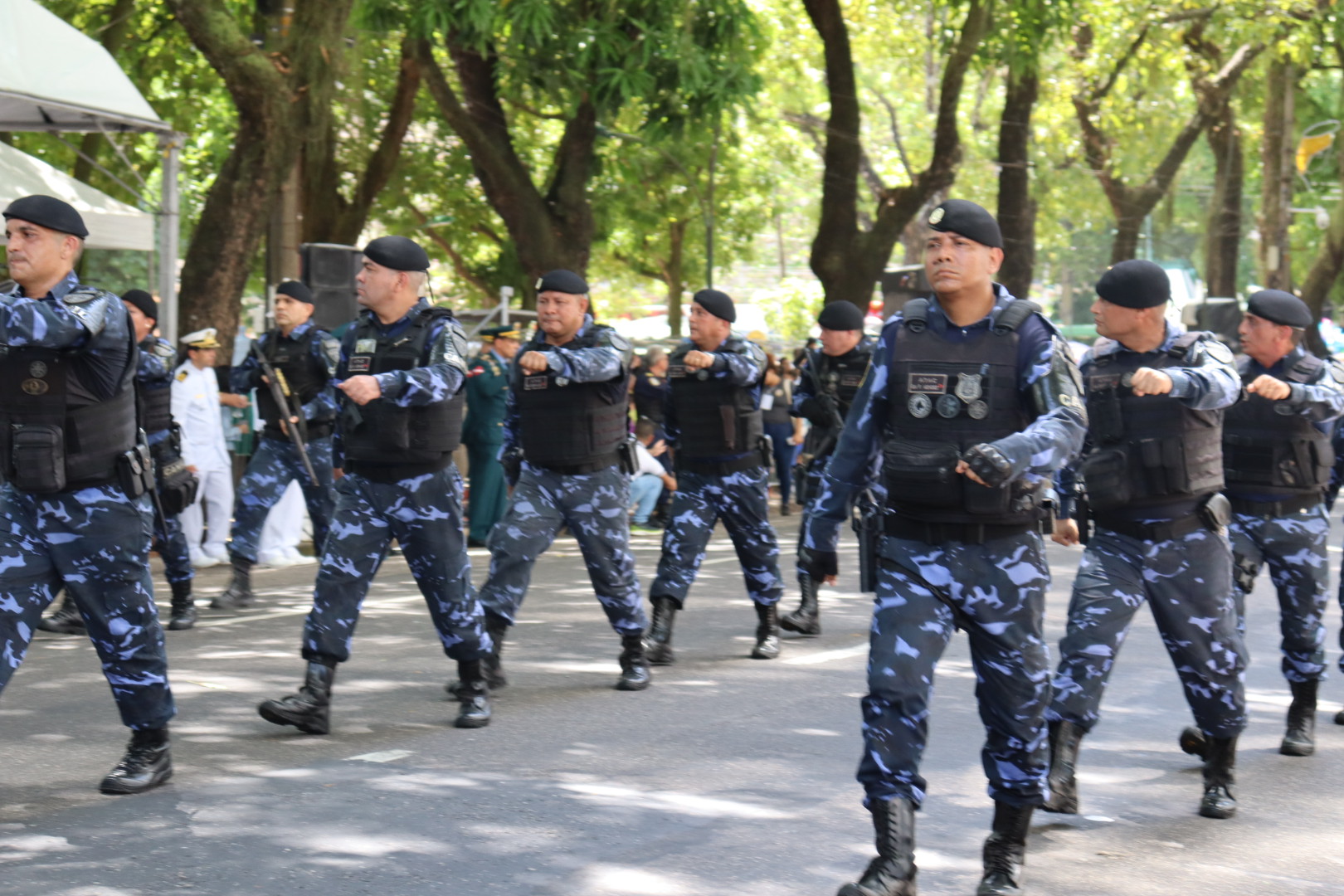 Segurança municipal participa do desfile de 7 de Setembro ao som de músicas regionais