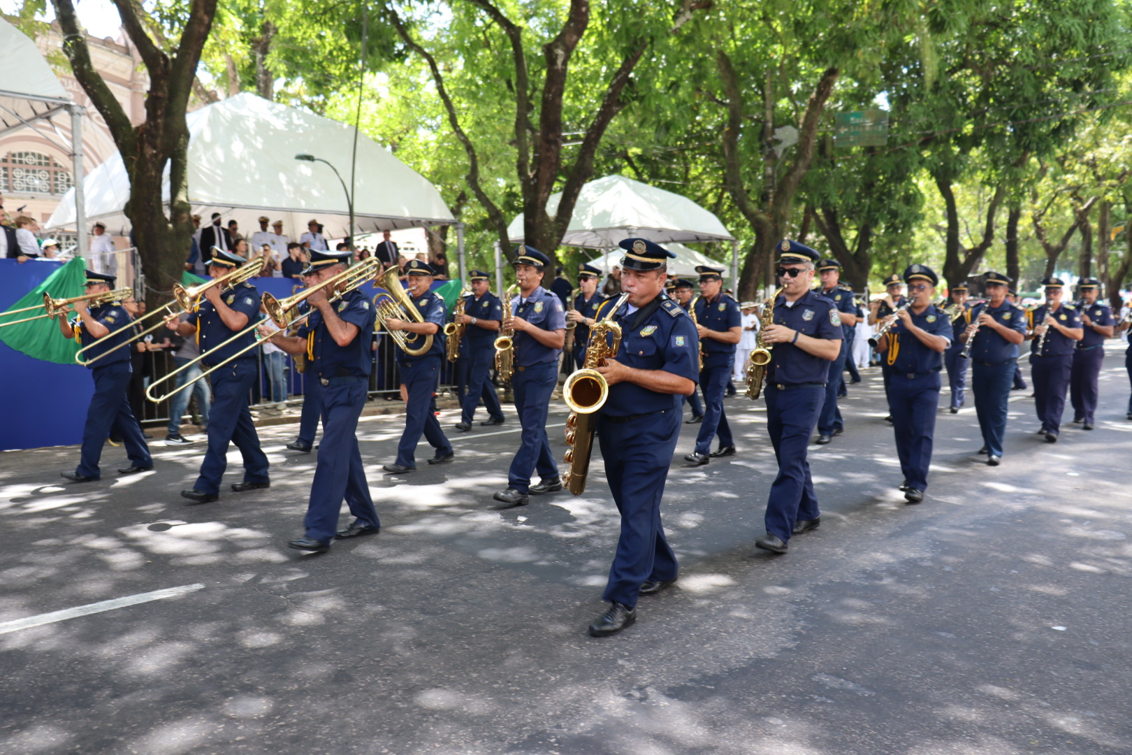 Segurança municipal participa do desfile de 7 de Setembro ao som de músicas regionais