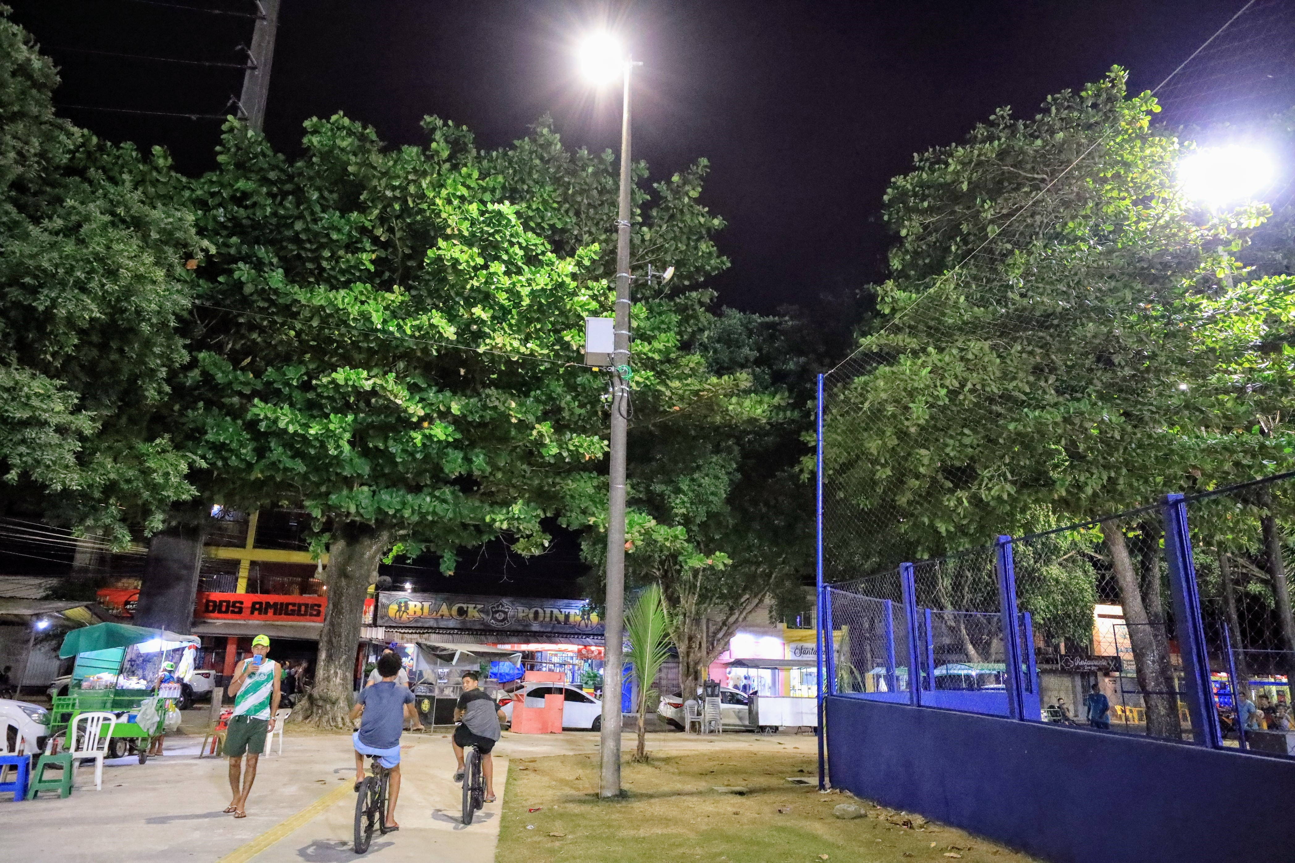 Praça no conjunto Marex recebe pontos de internet grátis da Prefeitura de Belém