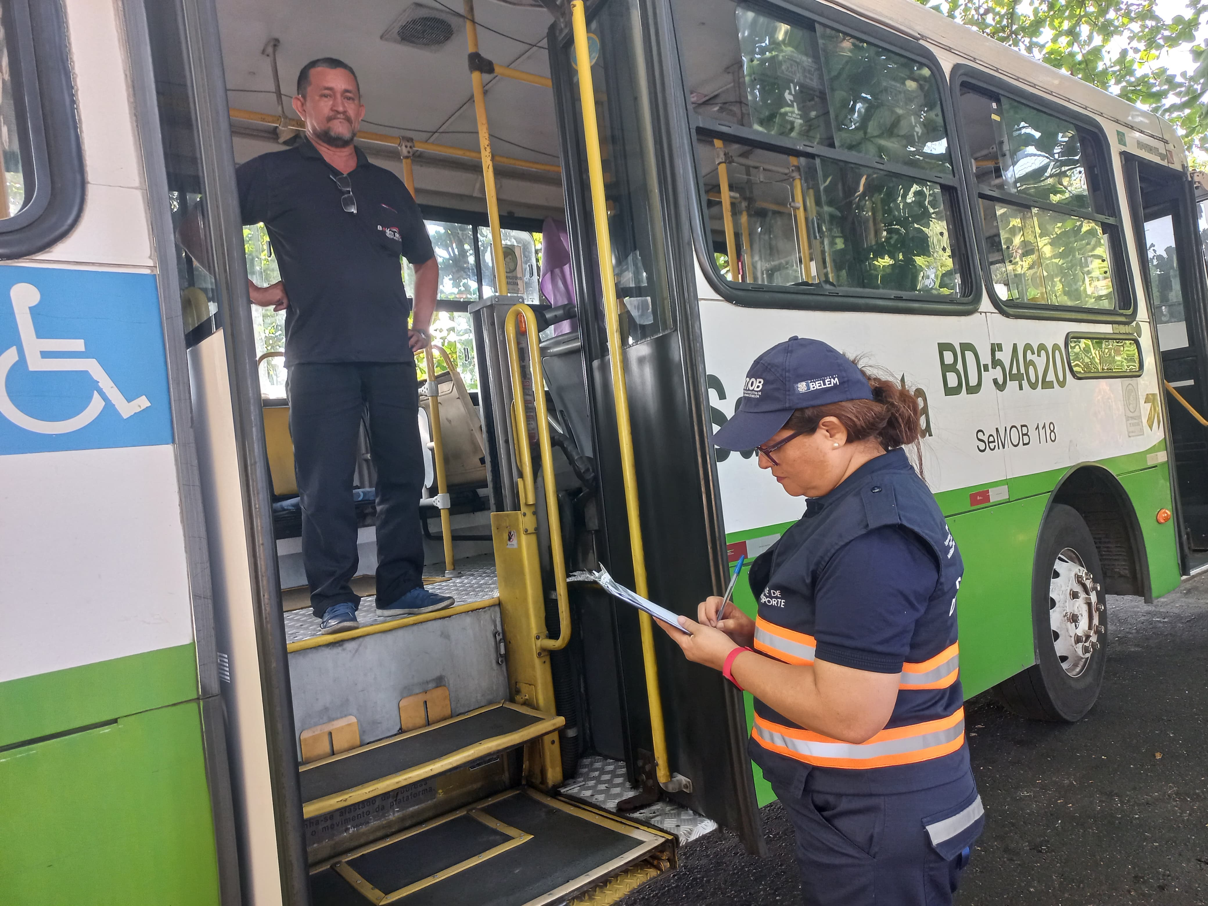 Linhas de ônibus urbanos são fiscalizadas pelo município para assegurar acessibilidade à população