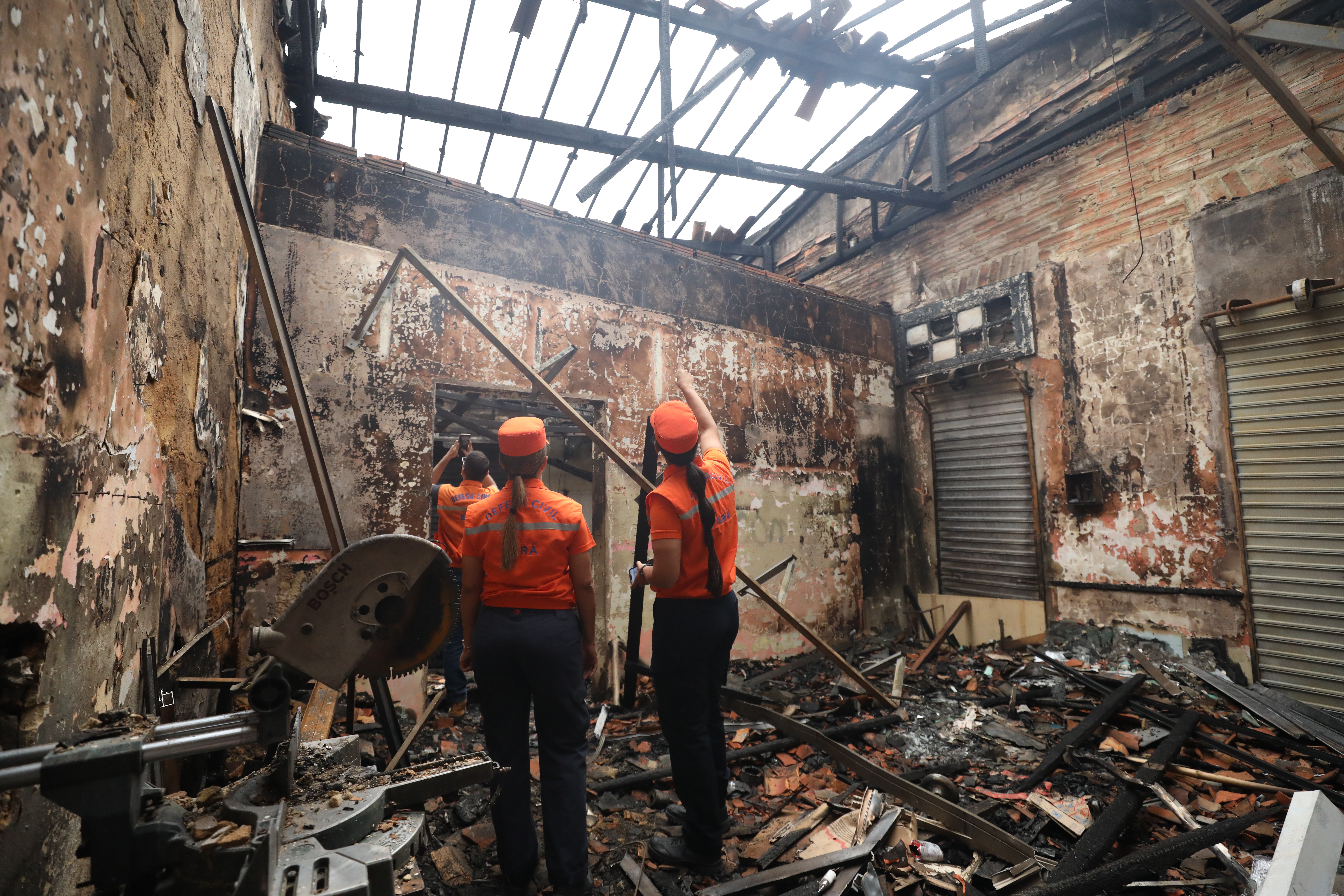 Defesa Civil de Belém realiza vistoria em imóvel que sofreu incêndio neste sábado, 21