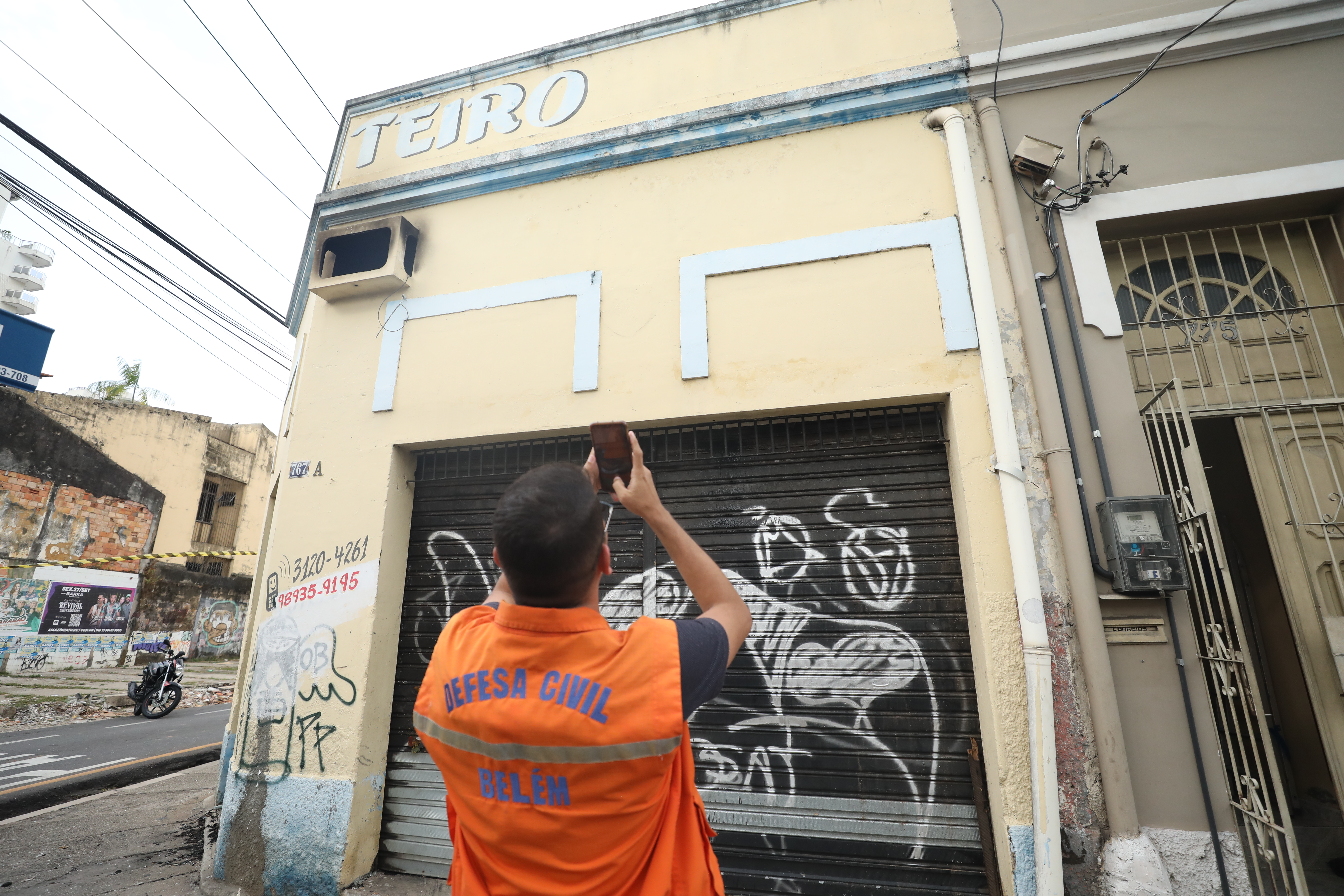 Defesa Civil de Belém realiza vistoria em imóvel que sofreu incêndio neste sábado, 21