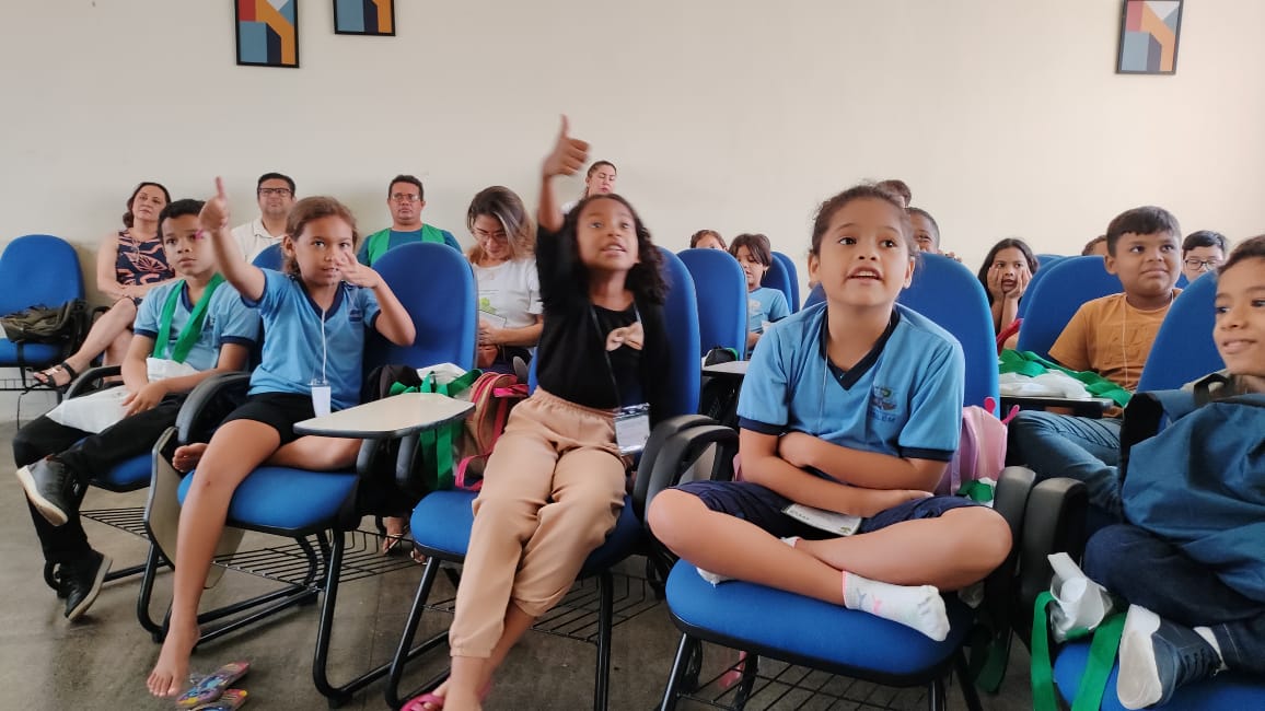 Estudantes da rede municipal participam do III Congresso Brasileiro Mirim de Arborização Urbana