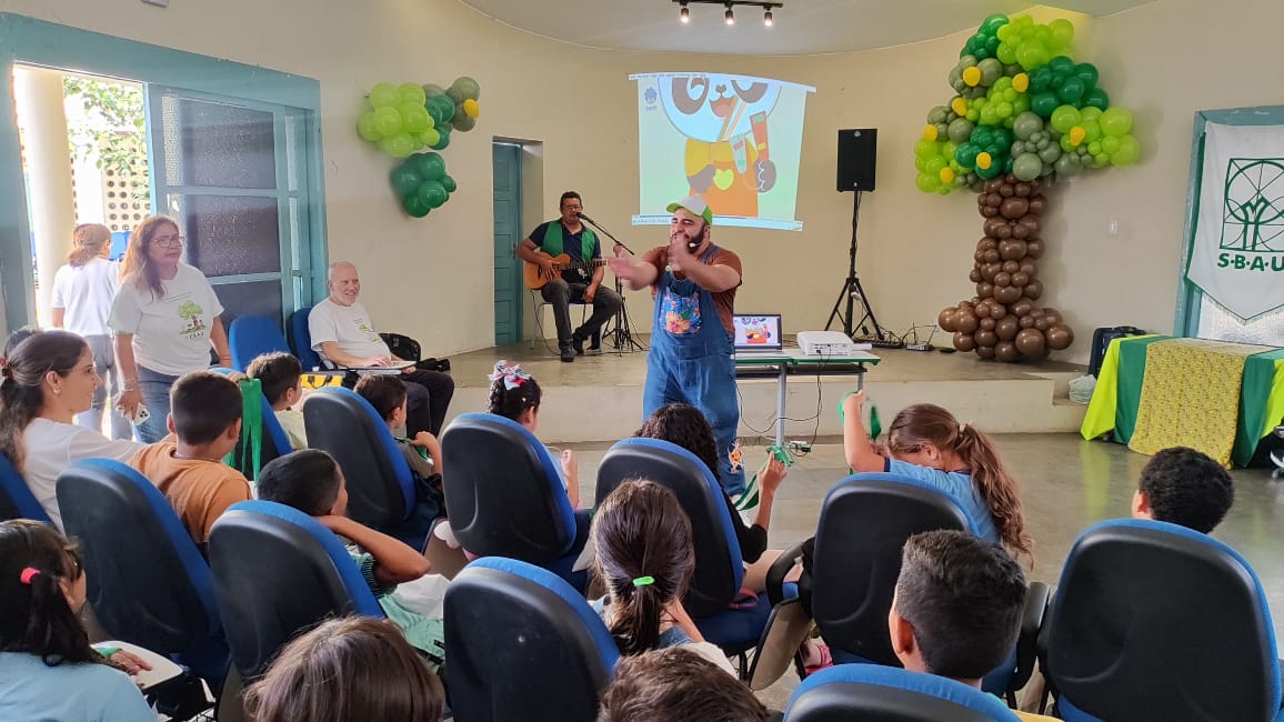 Estudantes da rede municipal participam do III Congresso Brasileiro Mirim de Arborização Urbana