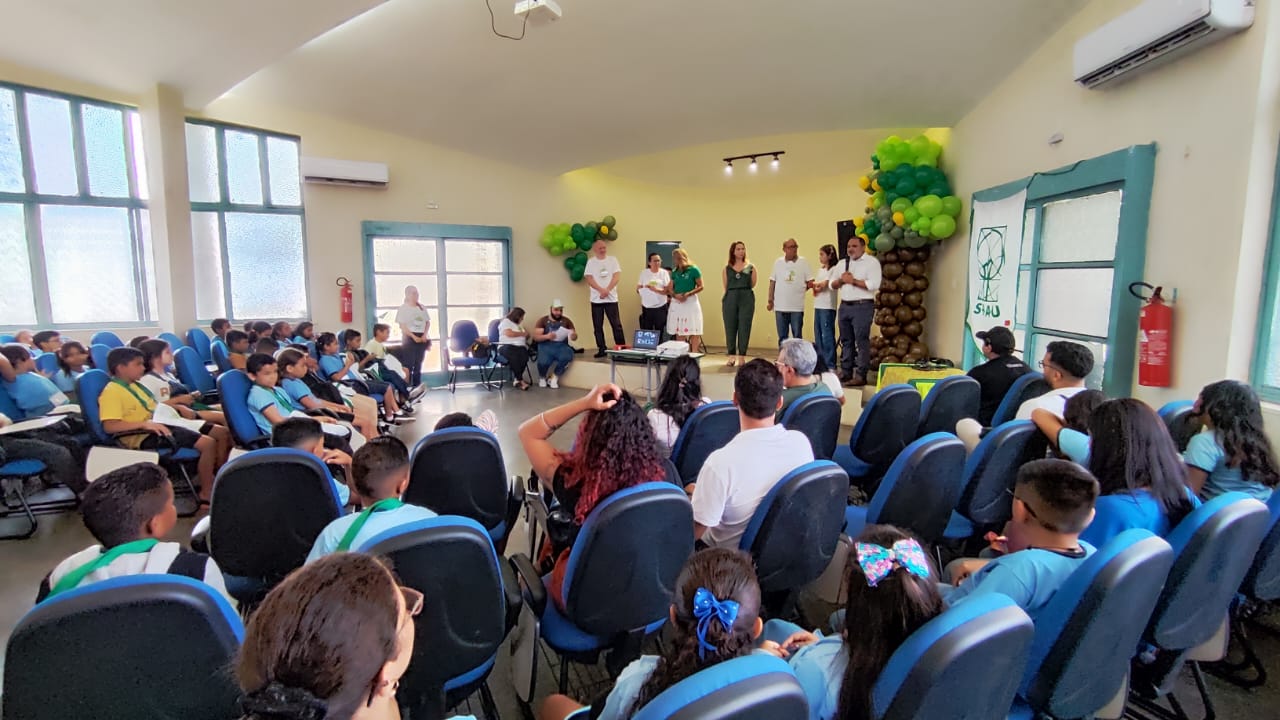 Estudantes da rede municipal participam do III Congresso Brasileiro Mirim de Arborização Urbana
