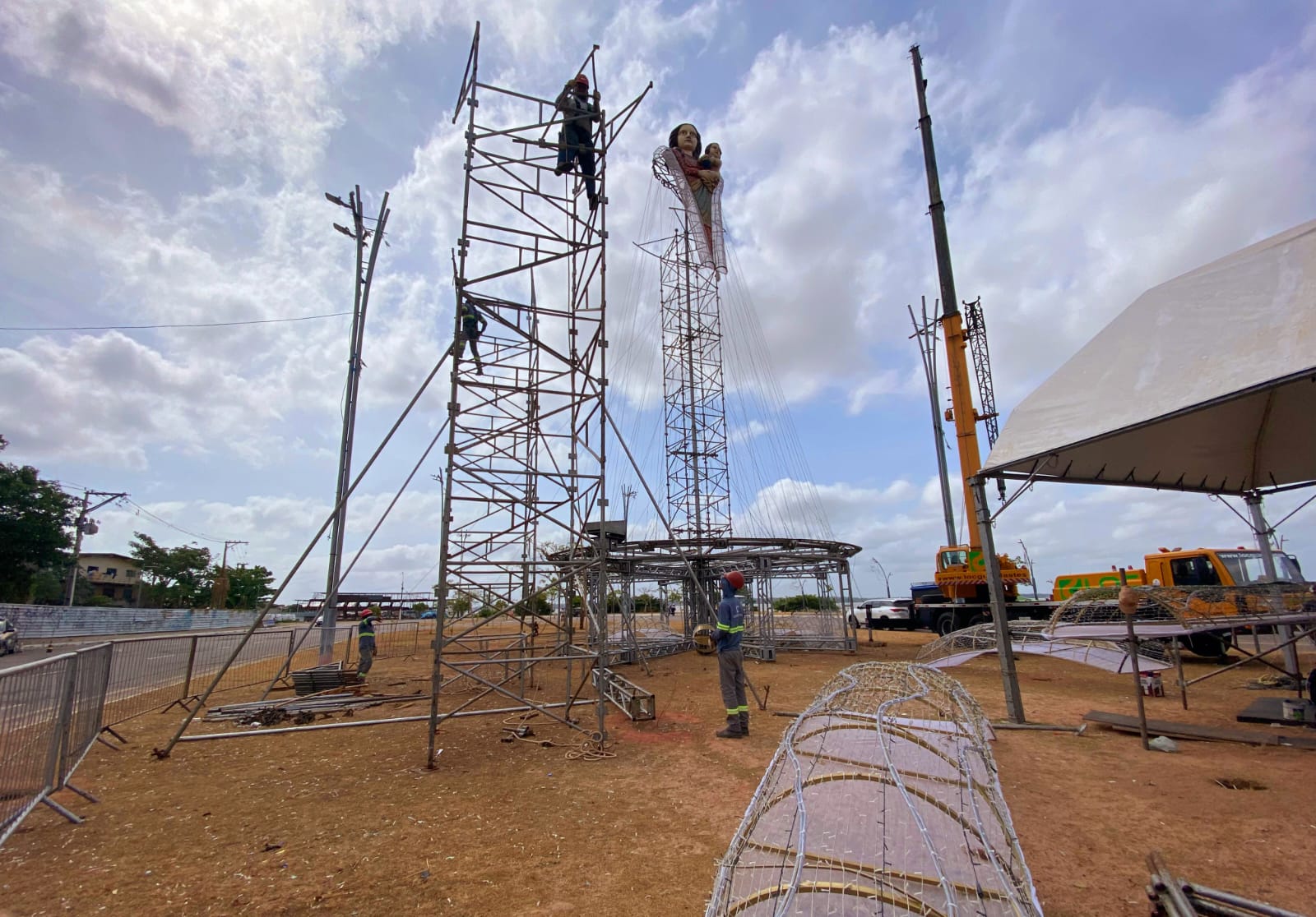 Imagens de Nossa Senhora de Nazaré em formato 3D começam a ser instaladas em Belém