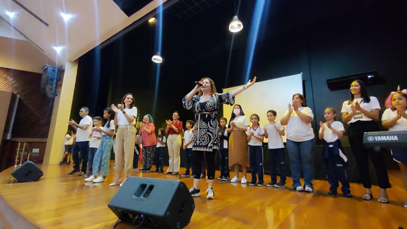 Professores  da rede municipal participam de formação sobre ensinos e saberes das linguagens amazônicas