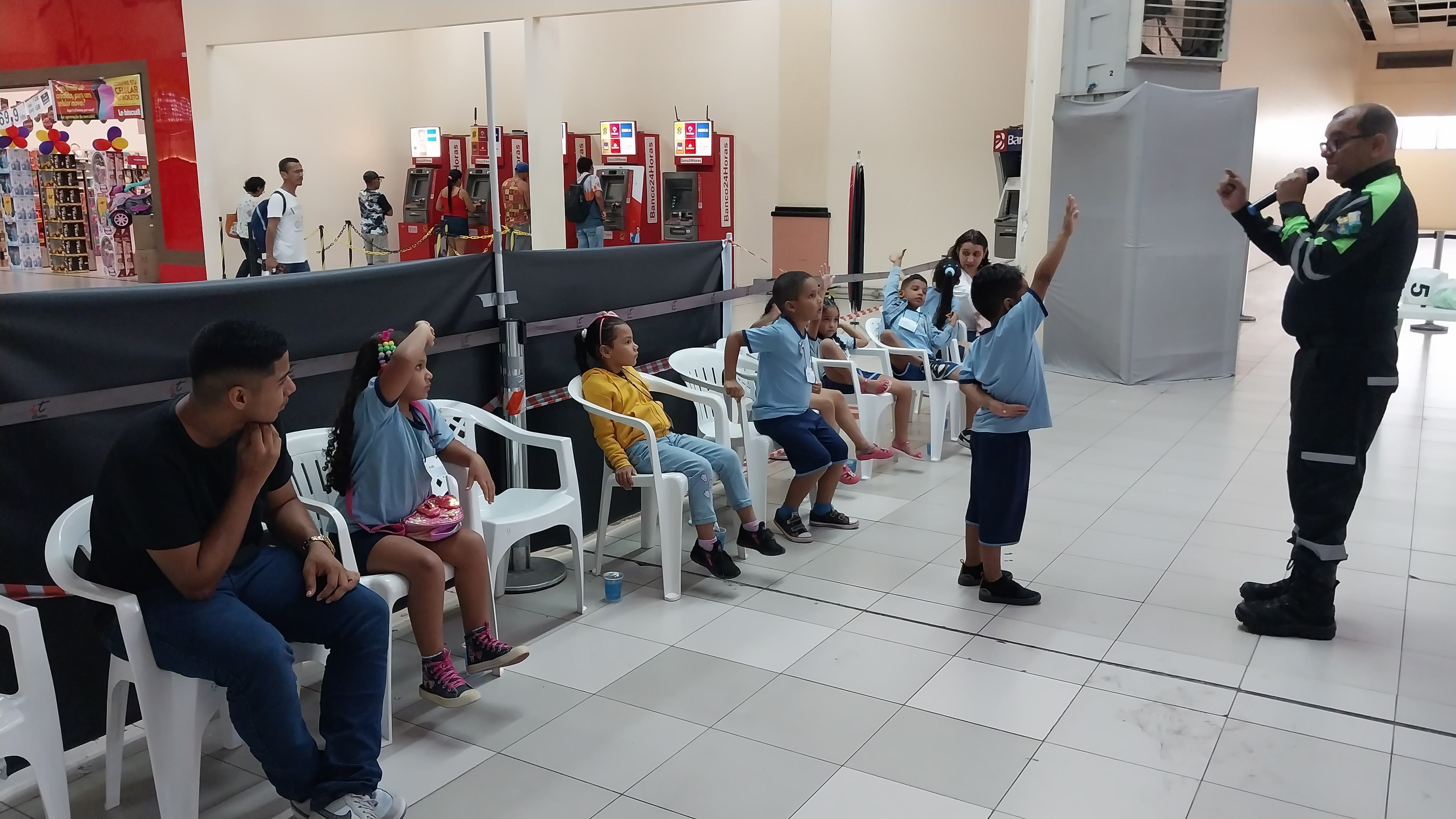 Semana Nacional de Trânsito termina com 140 orientações para crianças na Minicidade Educativa