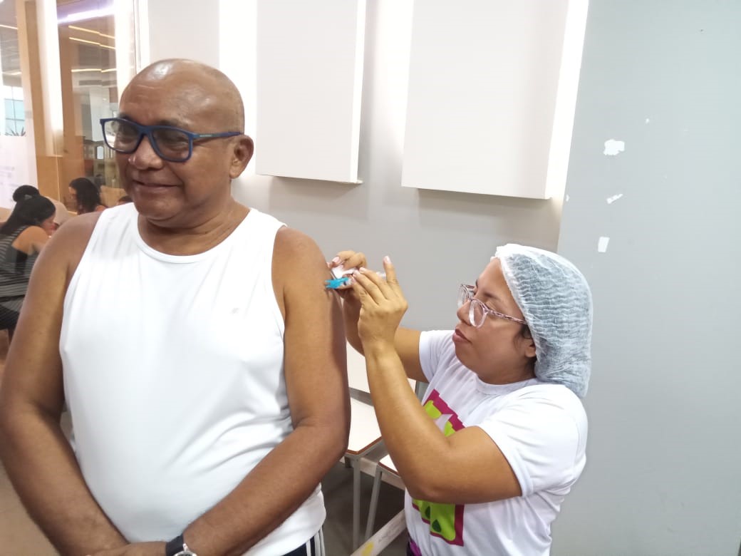 Vacinação contra a Influenza estará disponível em shoppings e praça neste final de semana