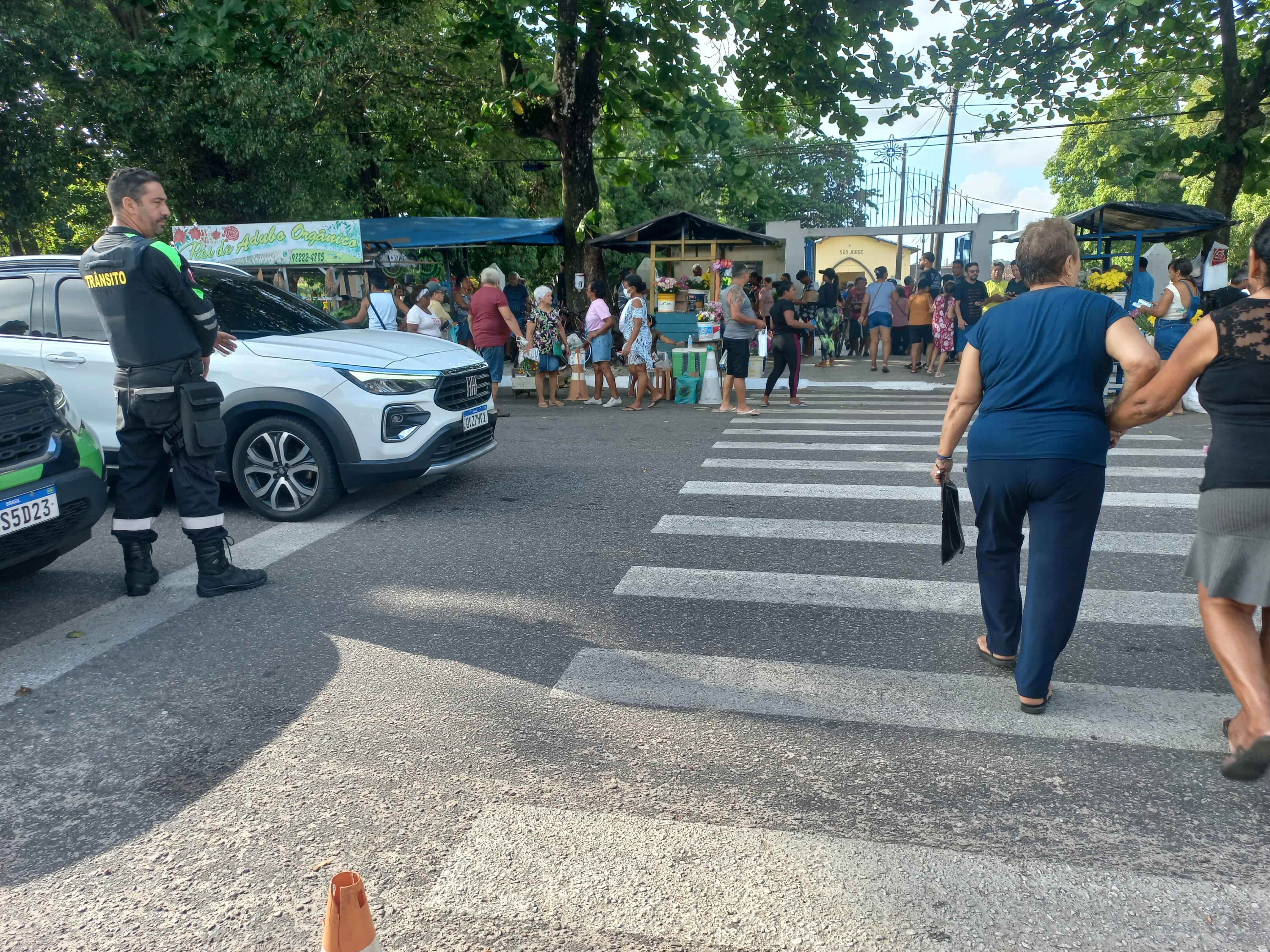 Prefeitura de Belém garanta a segurança viária nas áreas dos cemitérios públicos, no Dia de Finados