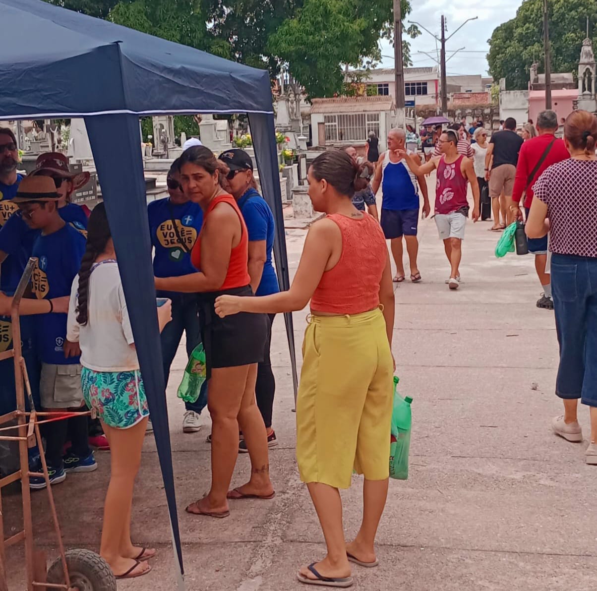 Cemitérios Santa Izabel e São Jorge recebem cerca de 85 mil visitantes neste fim de semana de Finados