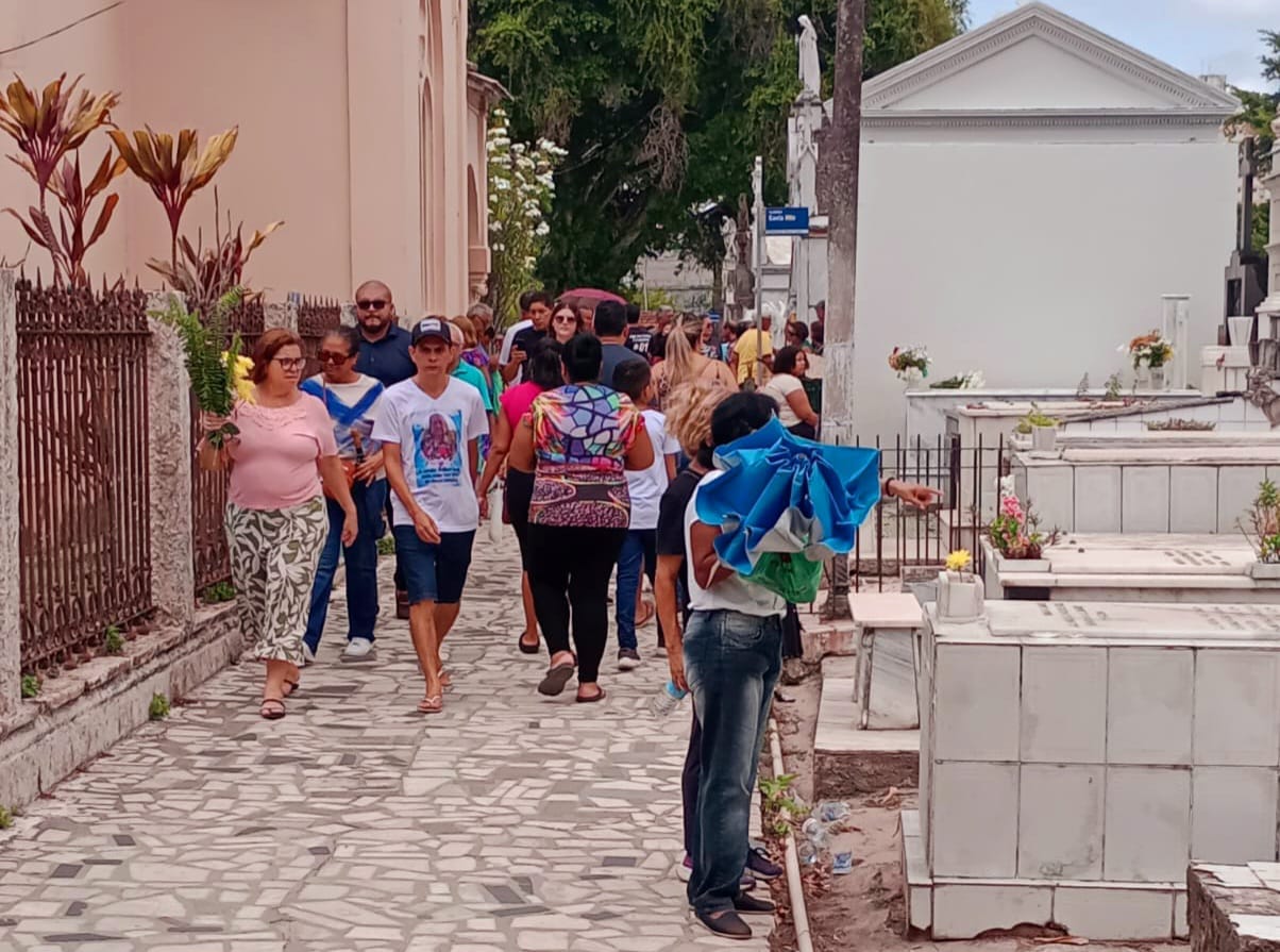 Cemitérios Santa Izabel e São Jorge recebem cerca de 85 mil visitantes neste fim de semana de Finados