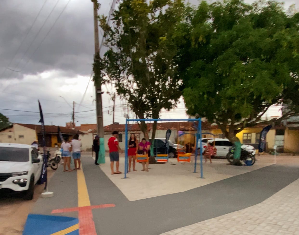 Obras transformam canteiros centrais em novos espaços de lazer no distrito de Icoaraci