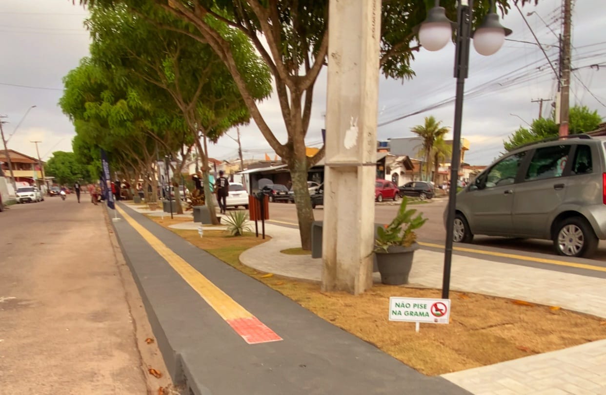 Obras transformam canteiros centrais em novos espaços de lazer no distrito de Icoaraci