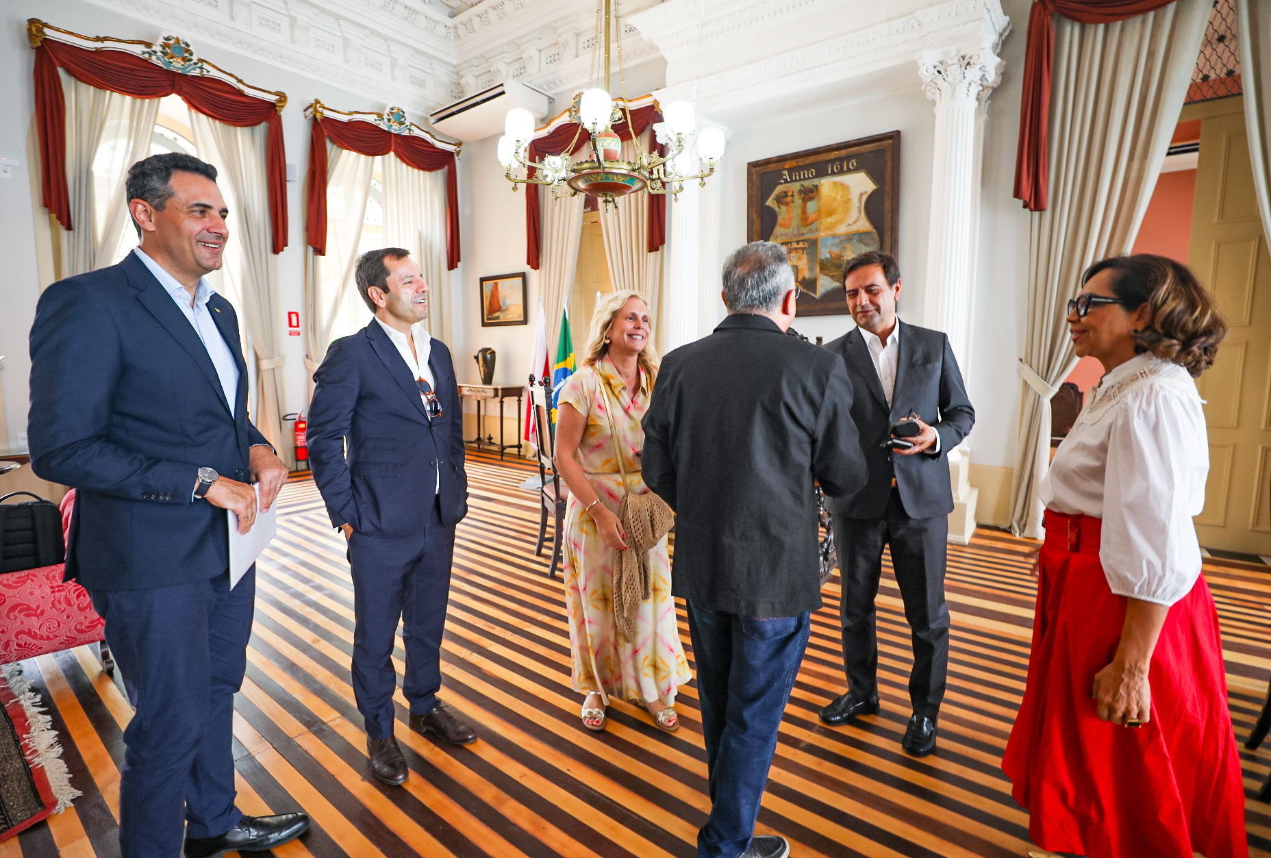 Comitiva de empresa aérea de Portugal visita o prefeito de Belém