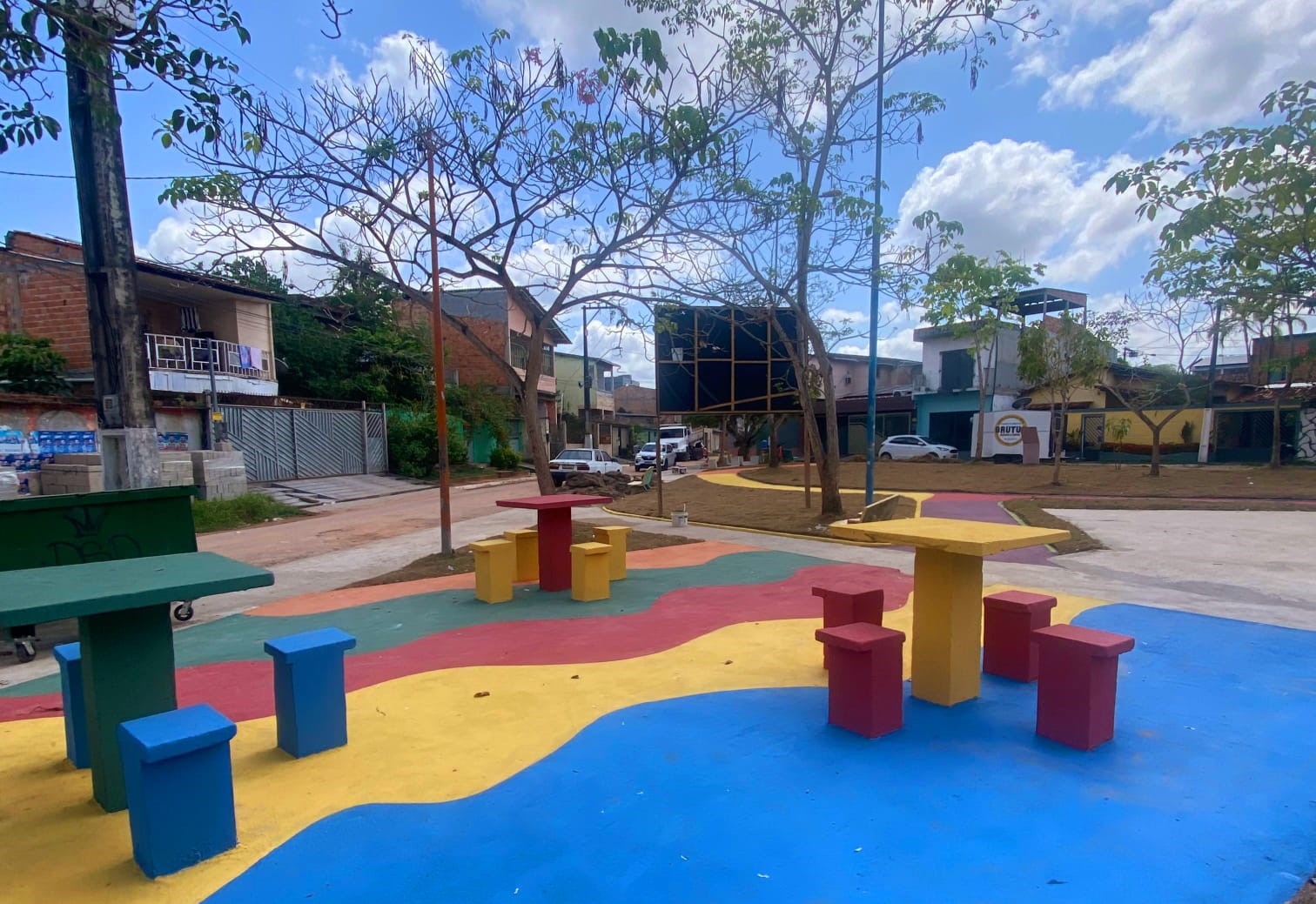 Mais 15 espaços de lazer estão em obras e moradores do Sideral recebem arena e praça nesta quinta-feira, 7