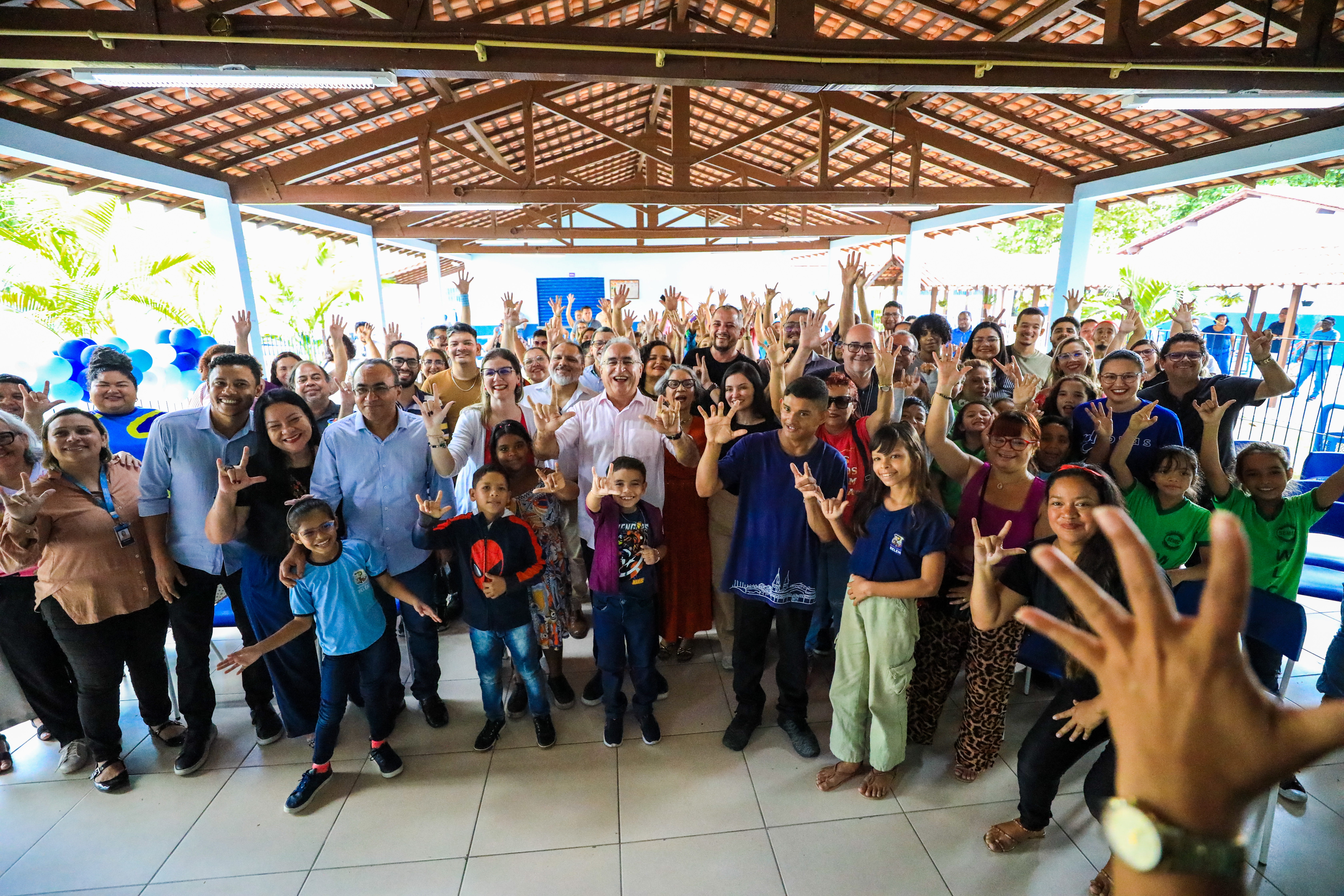 Alunos surdos da rede municipal ganham primeiro Pólo Bilíngue Libras-Português