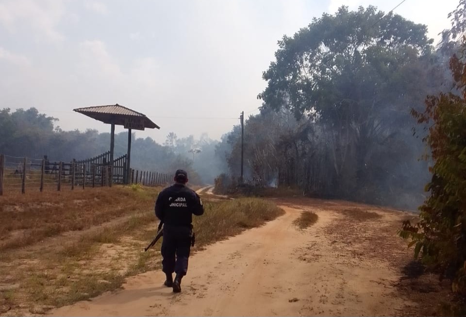 Incêndio controlado em Mosqueiro e Prefeitura de Belém realiza atendimento às comunidades afetadas