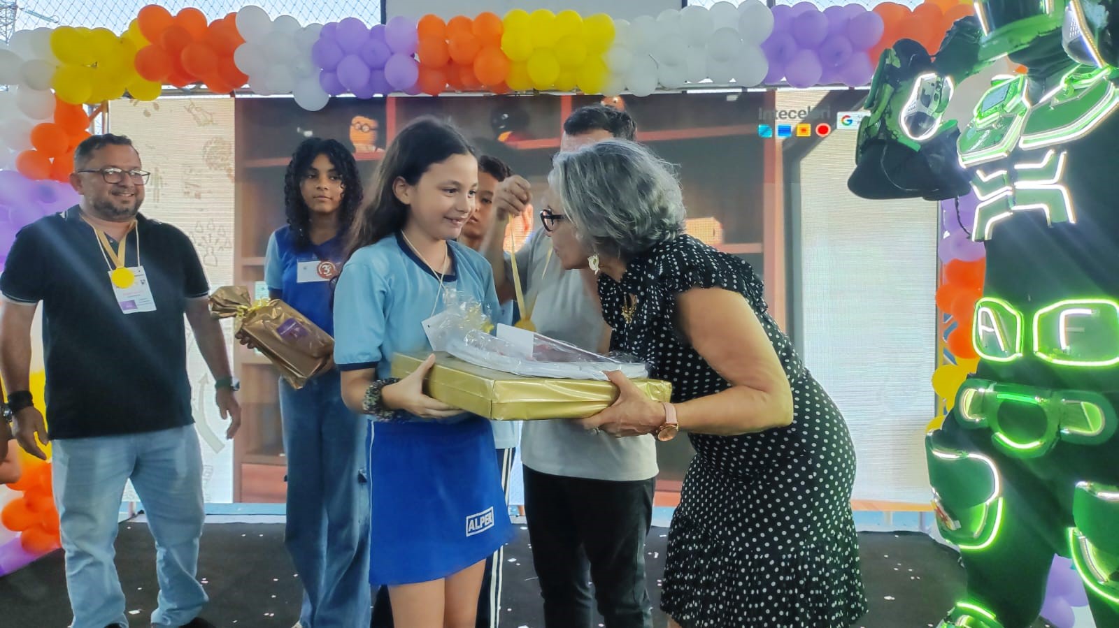 Olimpíada e Paralimpíada de Matemática da rede municipal termina com premiação e muita animação