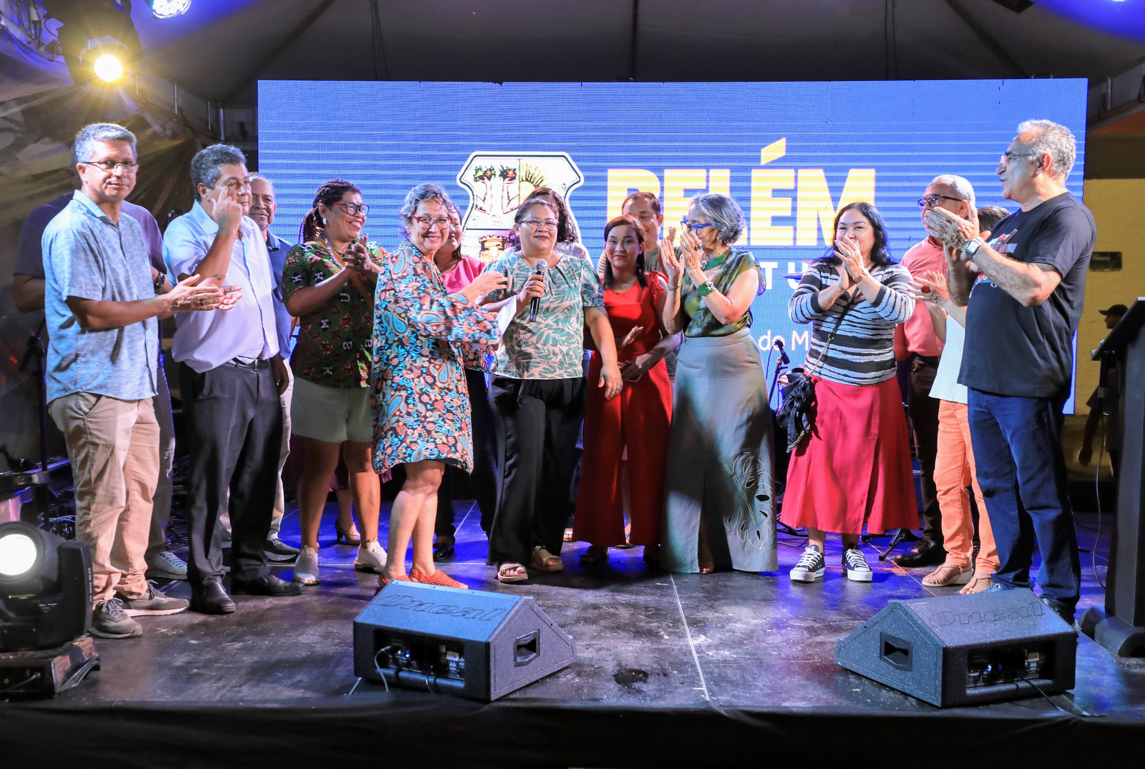 Moradores da Cidade Velha comemoram entrega de ruas revitalizadas no bairro pela Prefeitura de Belém