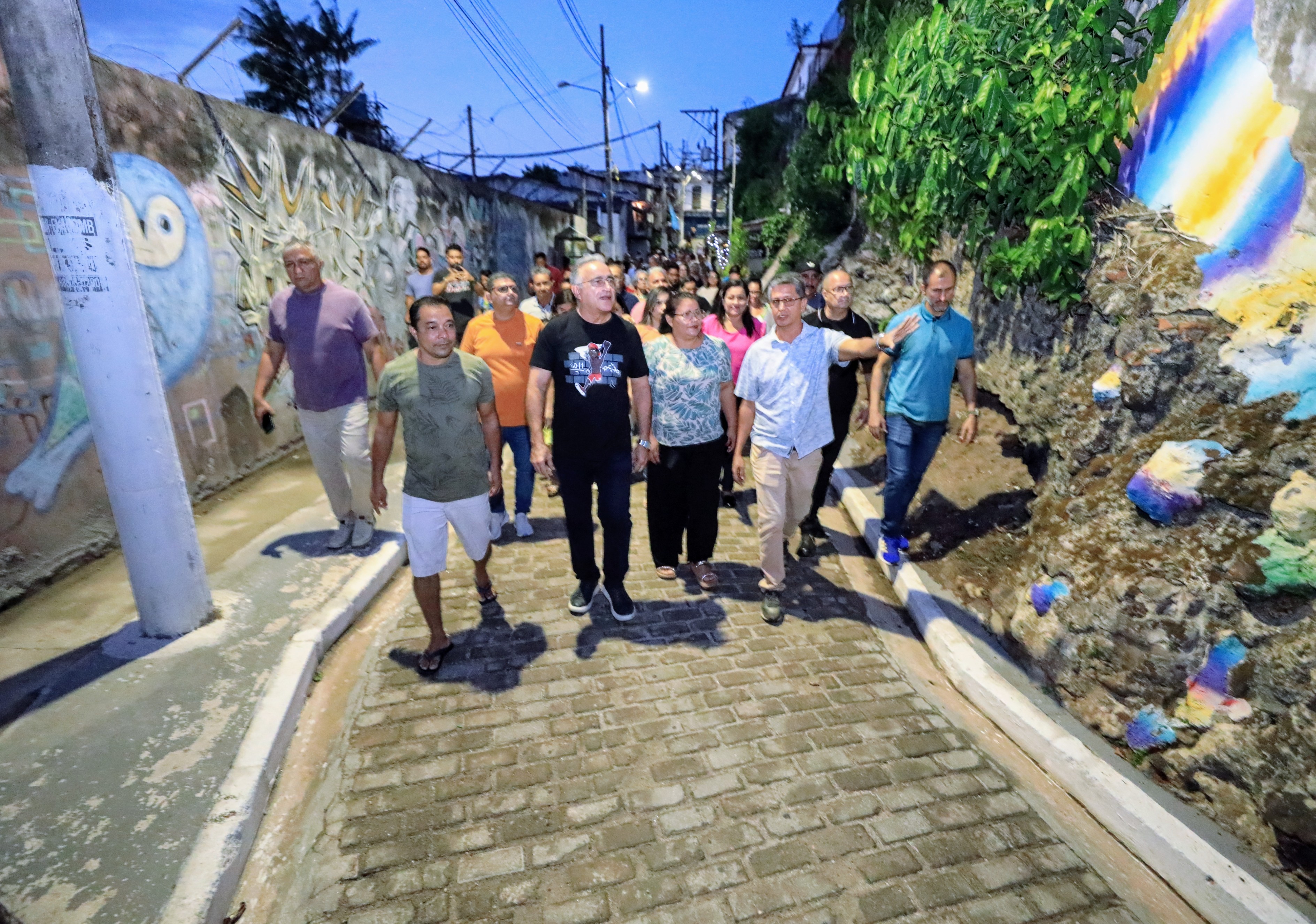 Moradores da Cidade Velha comemoram entrega de ruas revitalizadas no bairro pela Prefeitura de Belém