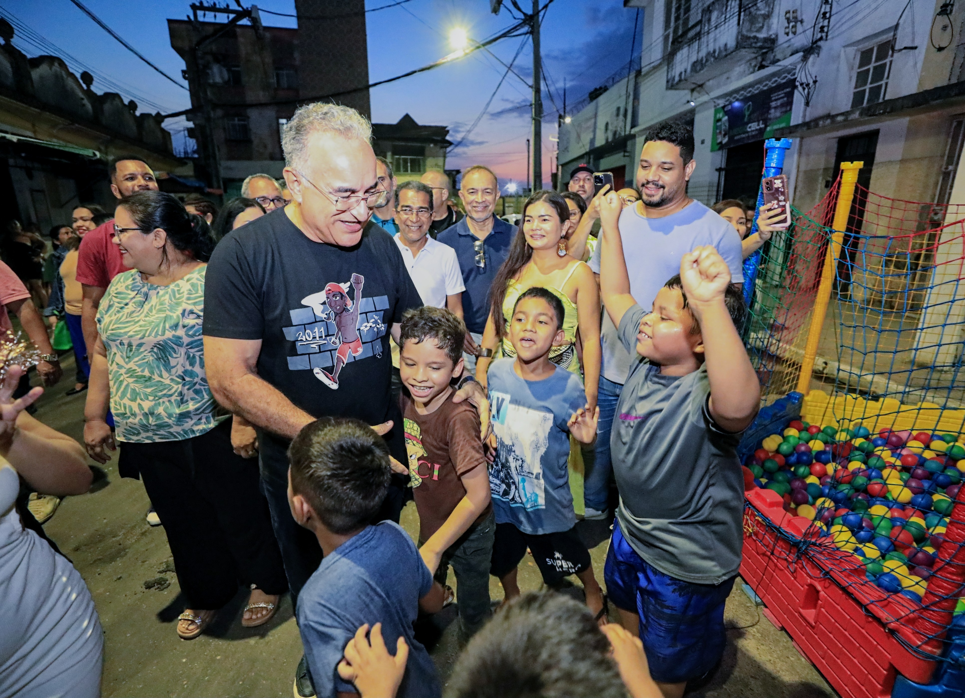 Moradores da Cidade Velha comemoram entrega de ruas revitalizadas no bairro pela Prefeitura de Belém