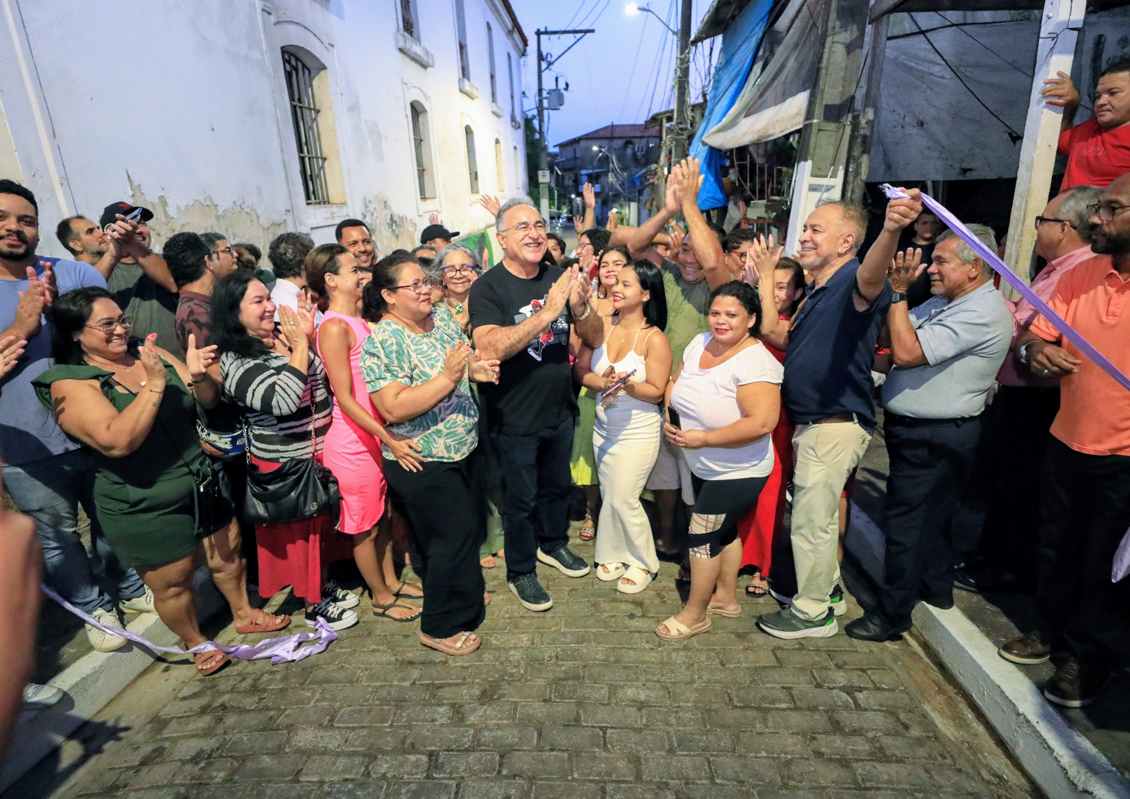 Moradores da Cidade Velha comemoram entrega de ruas revitalizadas no bairro pela Prefeitura de Belém