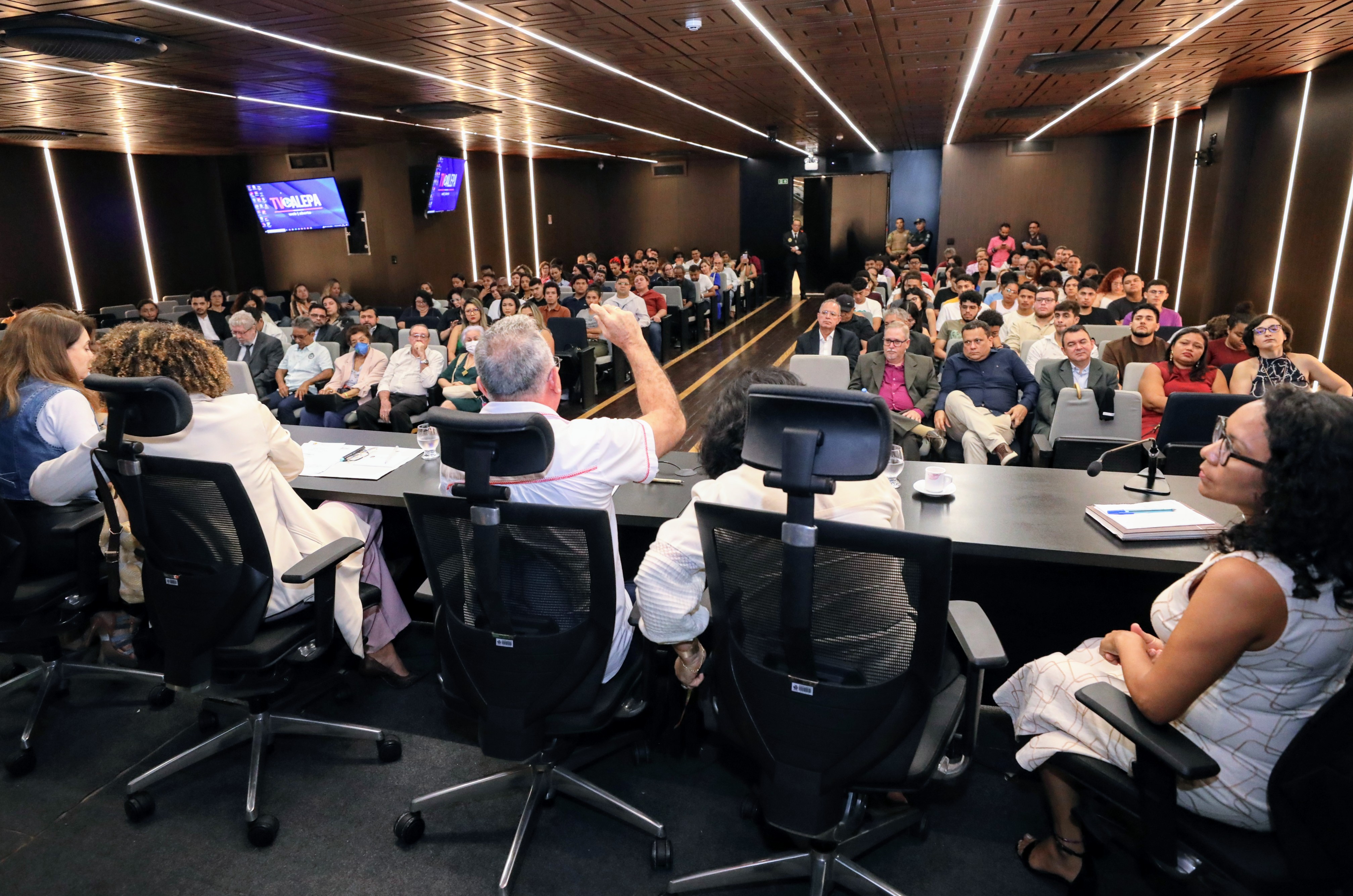 Sessão solene na Alepa celebra os 70 anos de fundação da Faculdade de Geografia da UFPA