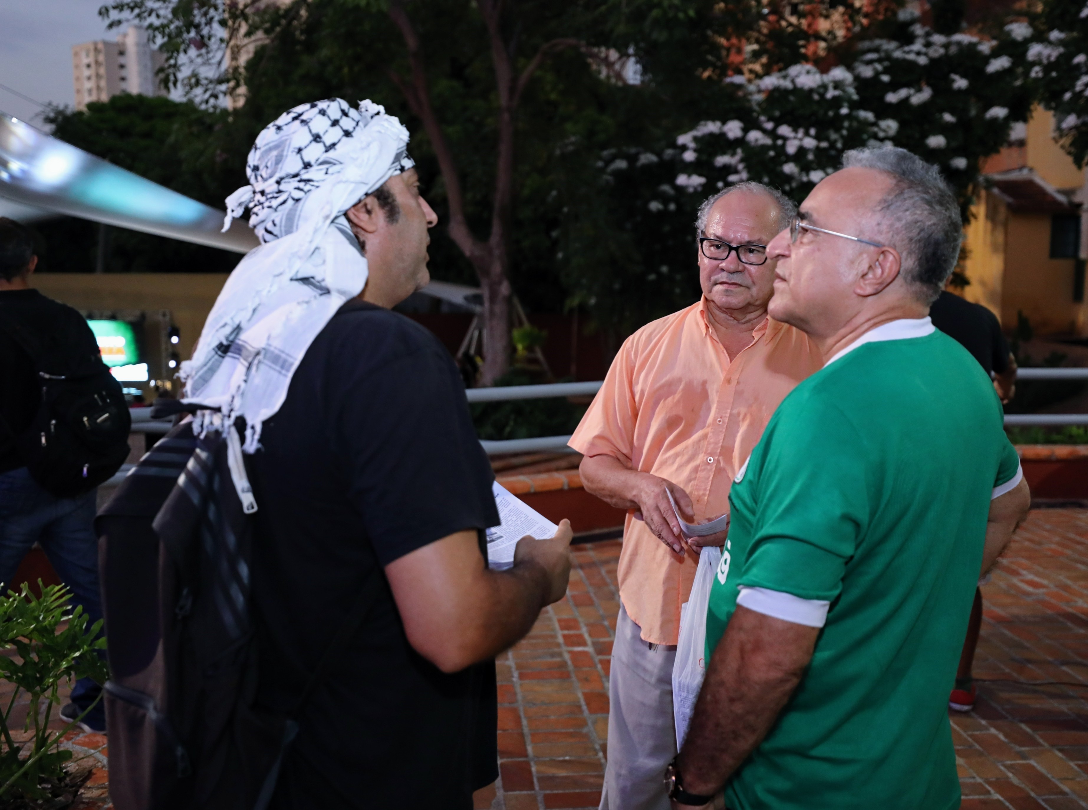 Concerto emociona e une artistas e público em apoio aos palestinos