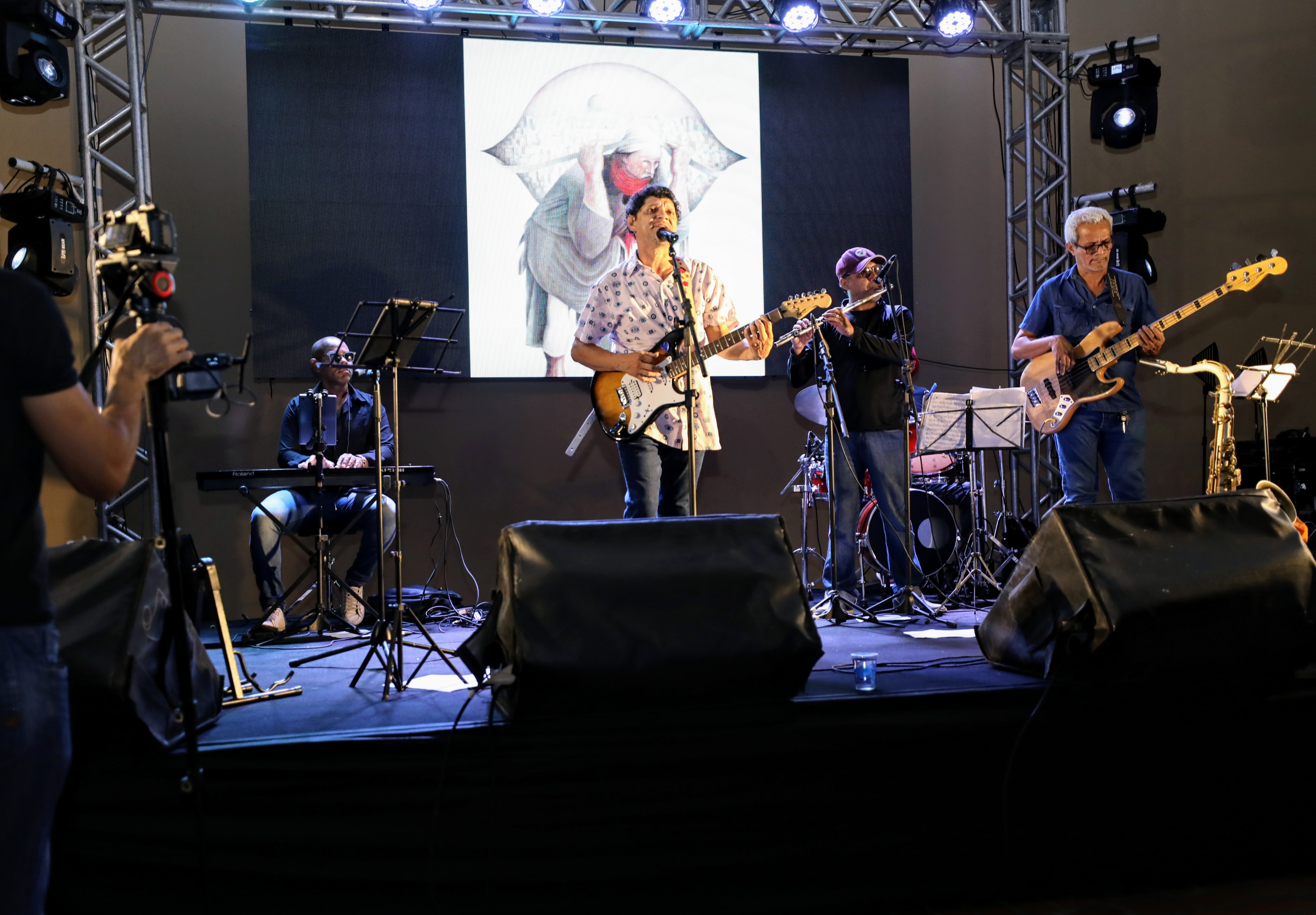 Concerto emociona e une artistas e público em apoio aos palestinos