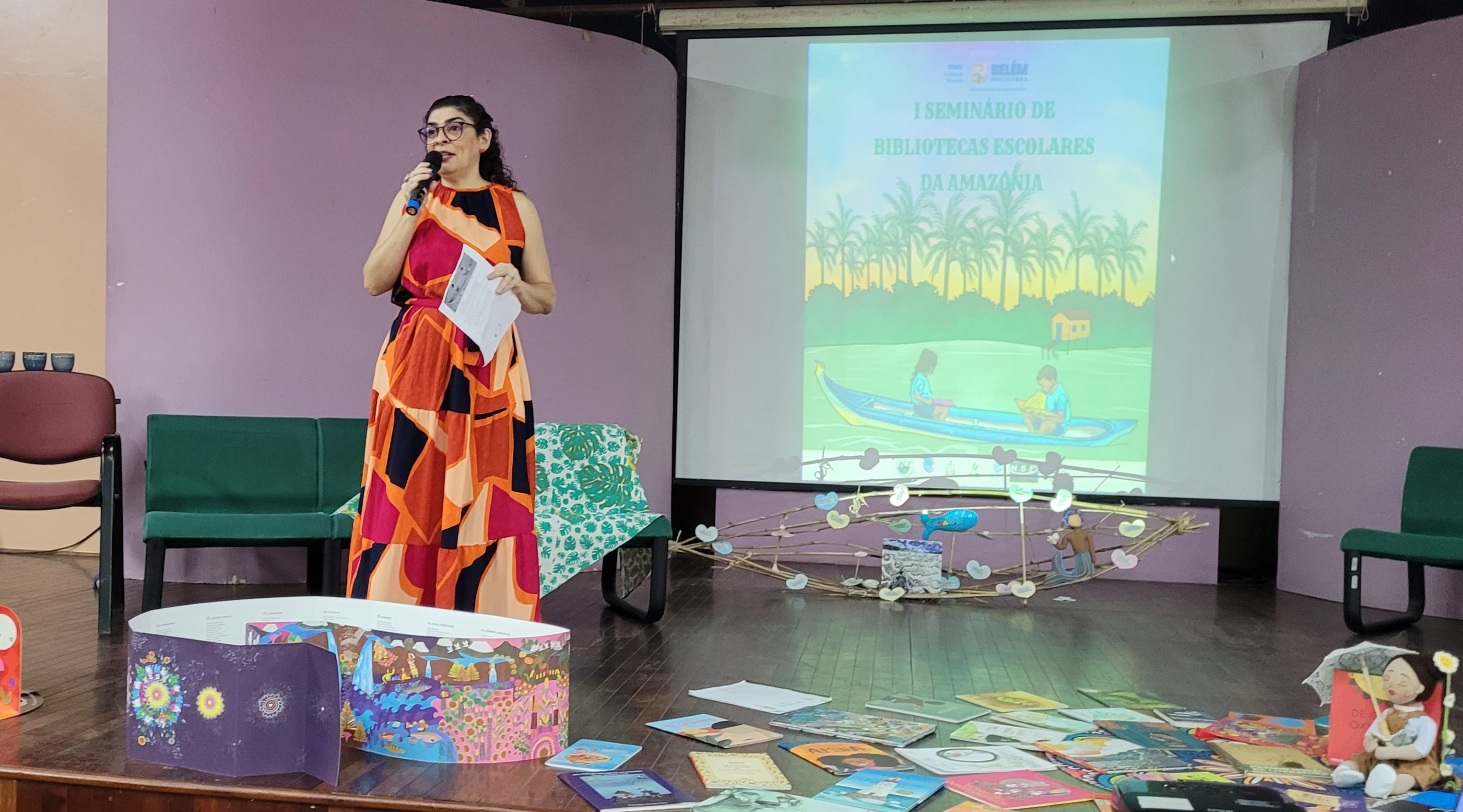 Prefeitura de Belém anuncia a compra de 43 mil livros para bibliotecas escolares