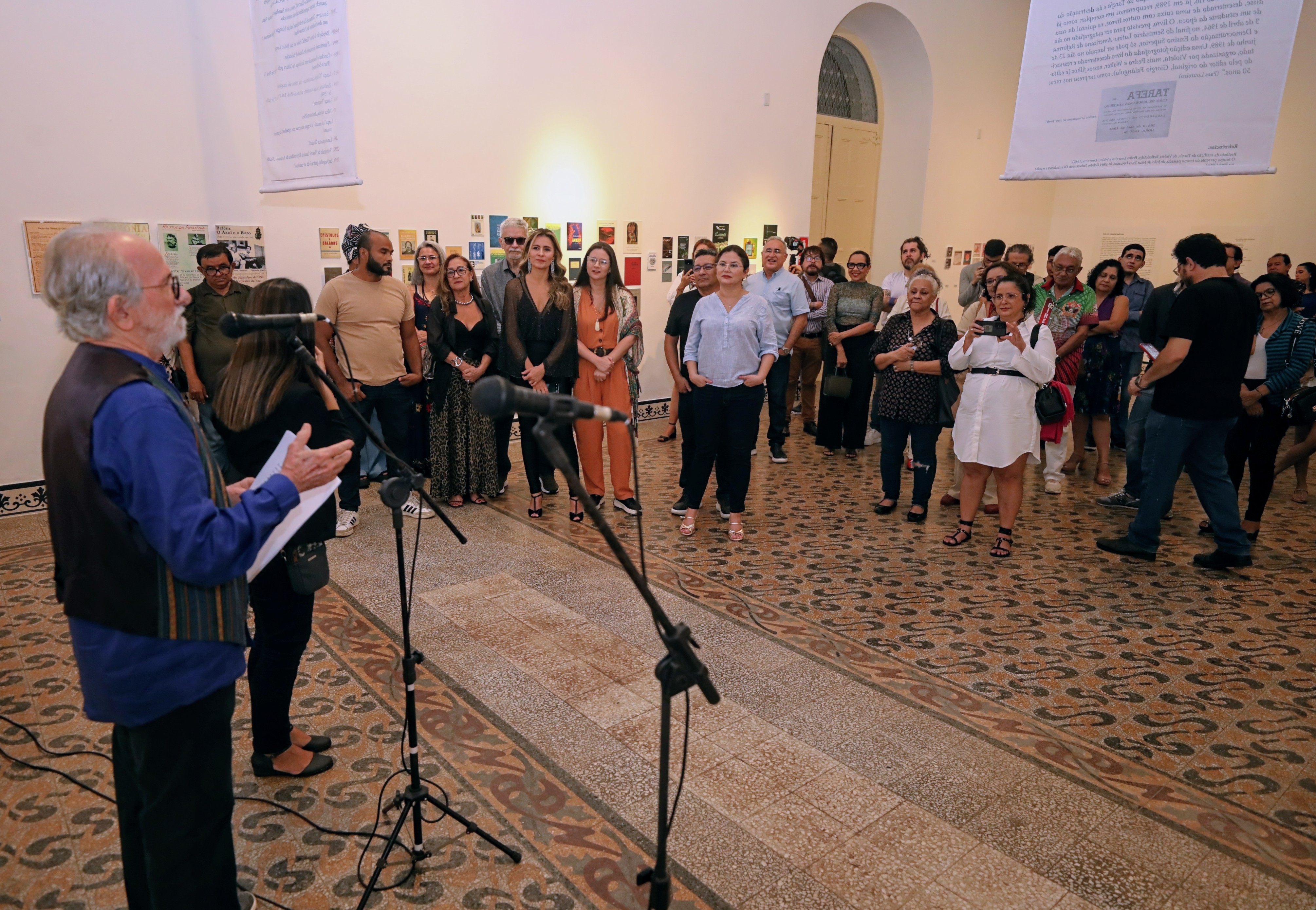 Exposição no Museu de Arte de Belém homenageia os 85 anos do poeta e escritor Paes Loureiro