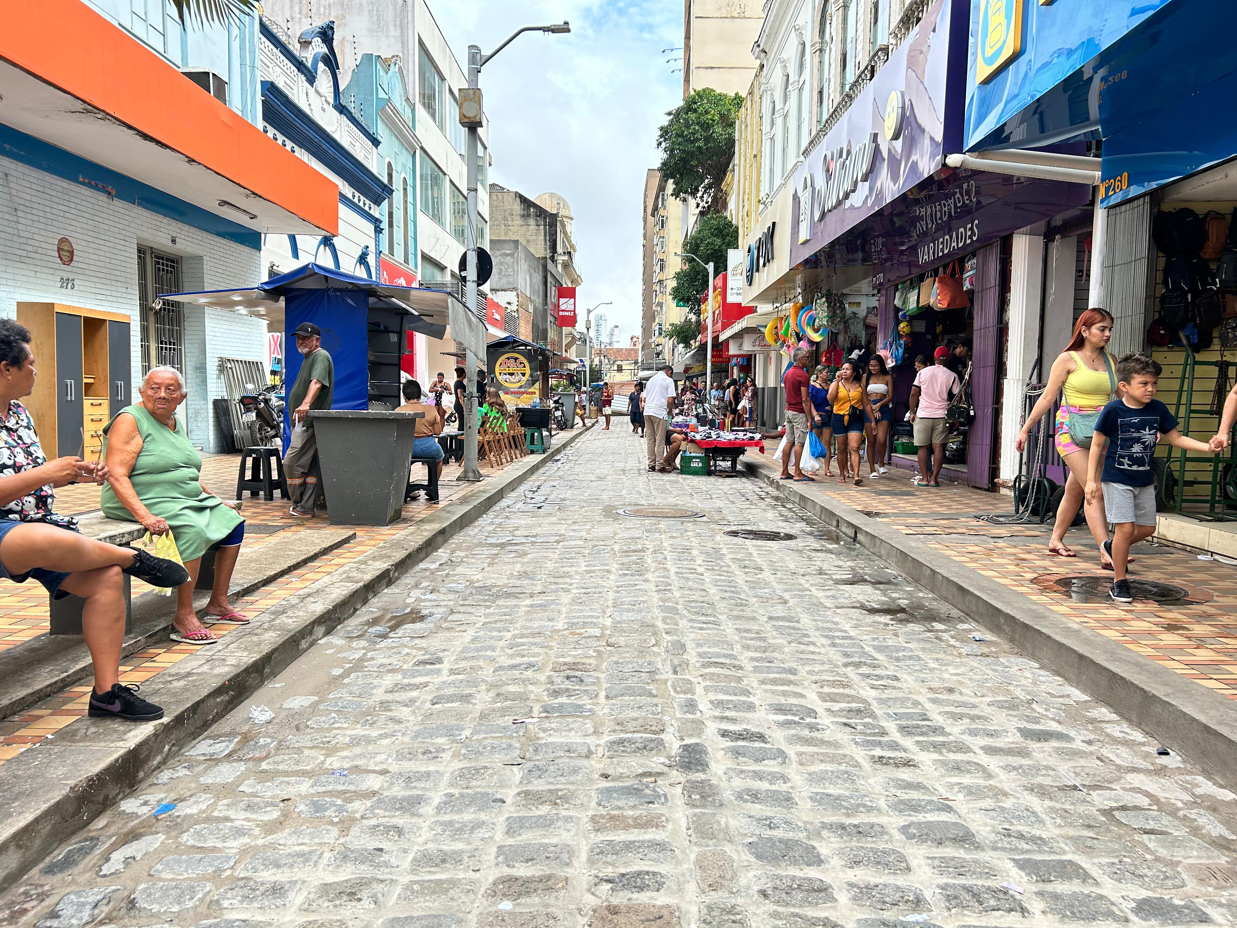 Revitalização da Via dos Mercadores avança em quase 60% e já melhora a atividade comercial na área